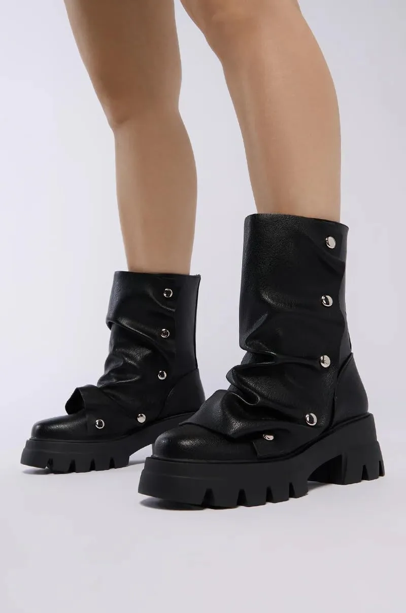 Atuelang Women's Slouchy Fold Over Boots Platform Wide Calf Shark Boots Pull On Fashion Short Booties