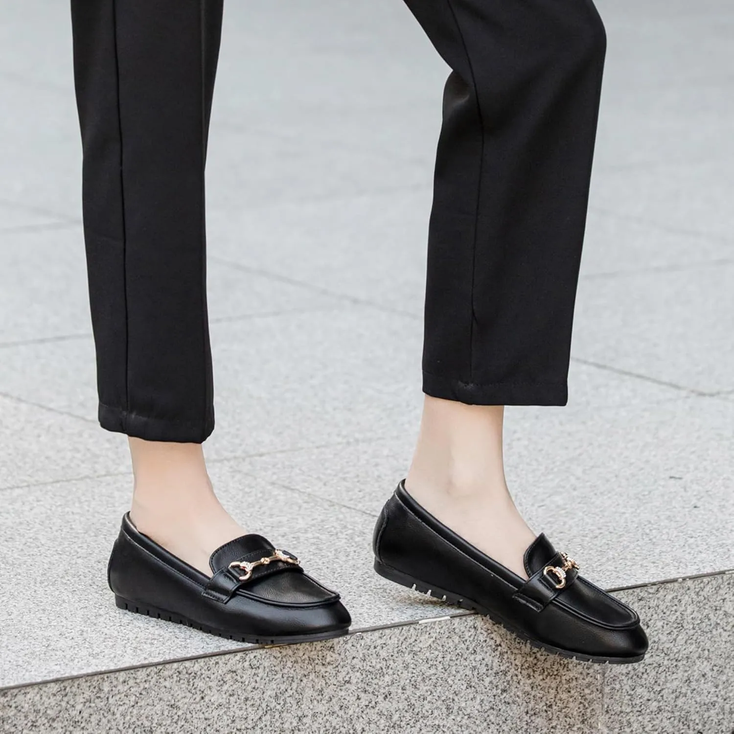 BGSTGUDS Women's Wide Loafers Shoes Cute Dressy Shoes Ladies Comfort Slip Ons Work Shoes