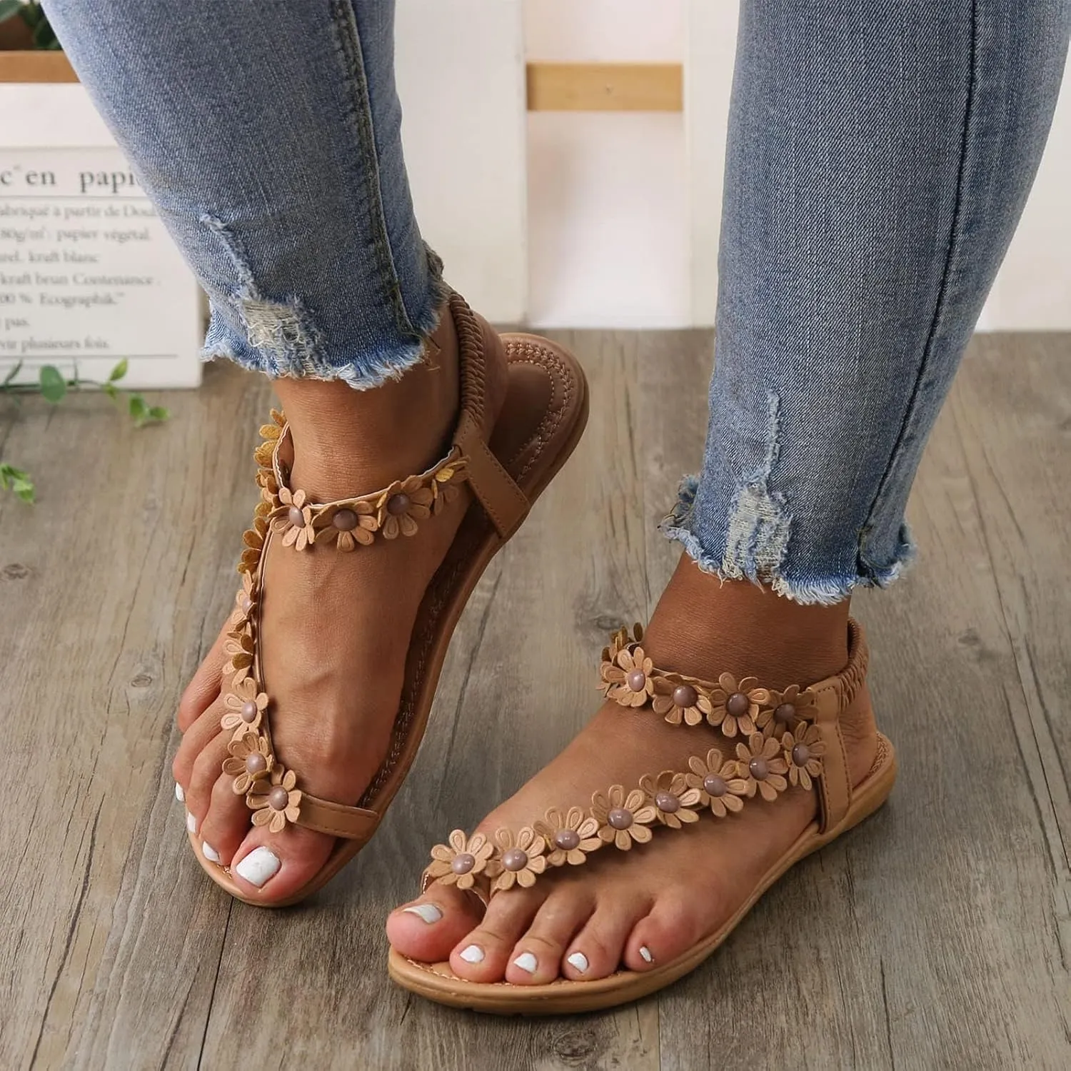 Boho Sandals for Women Summer Beach Flat Sandals Chic Flower Thong Flip Flops Toe Ring Ankle Strap Sandal Comfortable Lightweight Casual Vacation Shoes 2025 Trendy