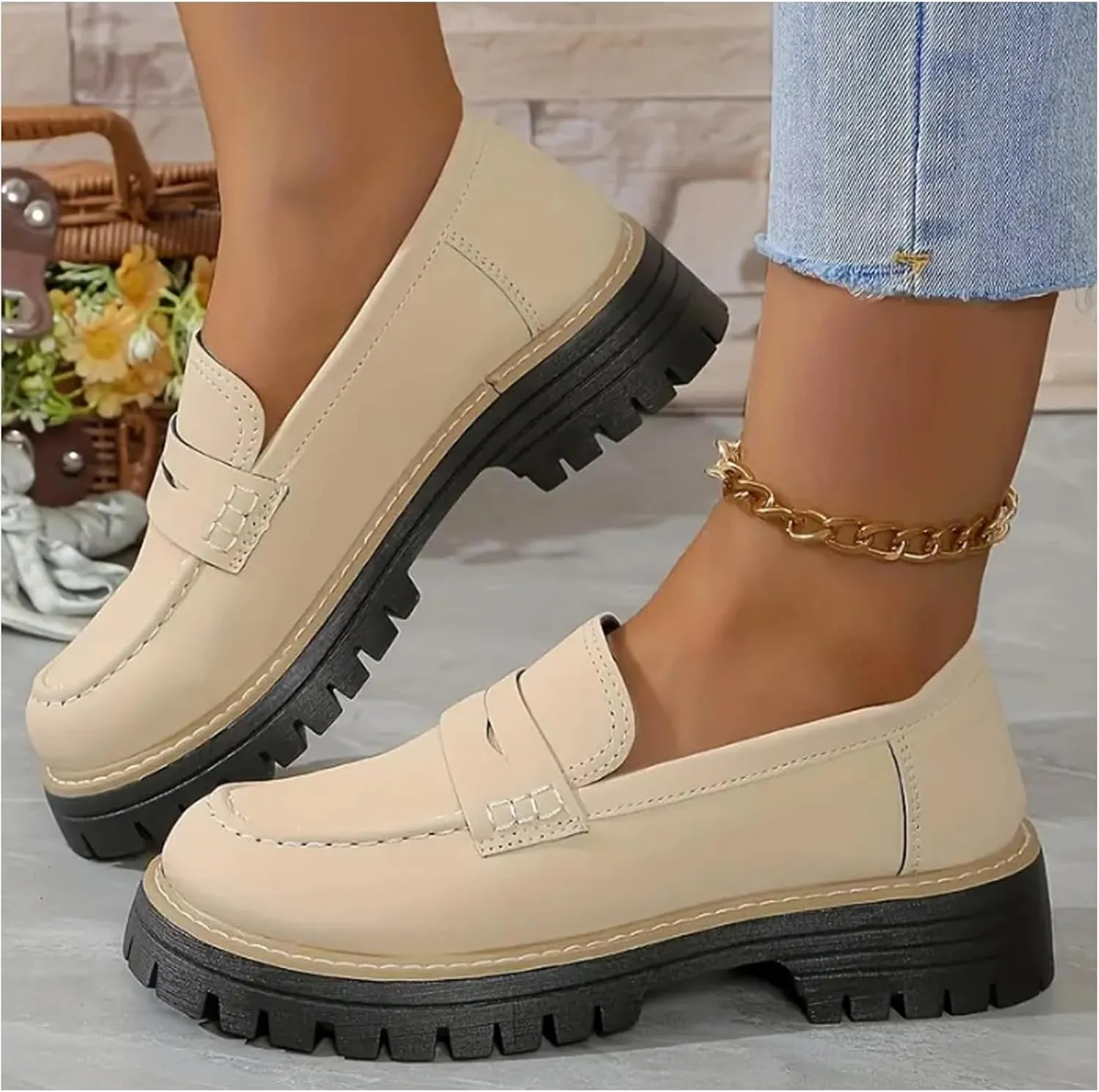 Bootara Loafers Women, 2025 Women's Plus Size Casual Retro Suede Loafers with Chunky Heel Platform