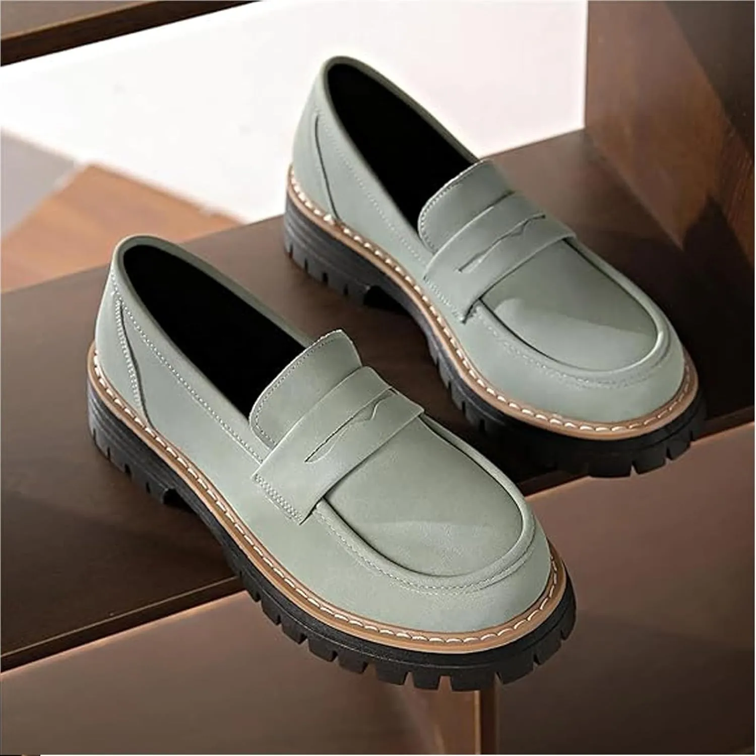 Bootara Loafers Women, 2025 Women's Plus Size Casual Retro Suede Loafers with Chunky Heel Platform
