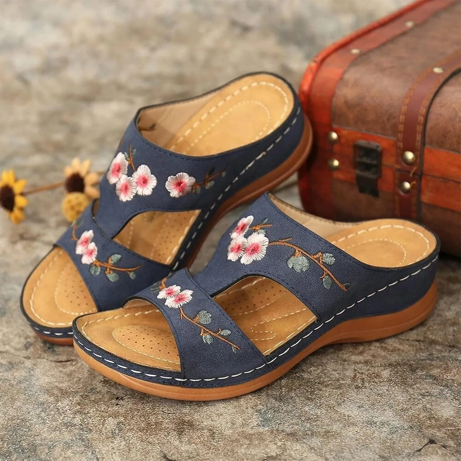 DOIX Women's Garden Clogs Sandals with Flowers Embroidered Casual Flats Slippers Slip on Mules Loafer Shoes Summer Indoor Outdoor Anti-Slip Arch Support Walking Shoes,Blue,US9/EU40
