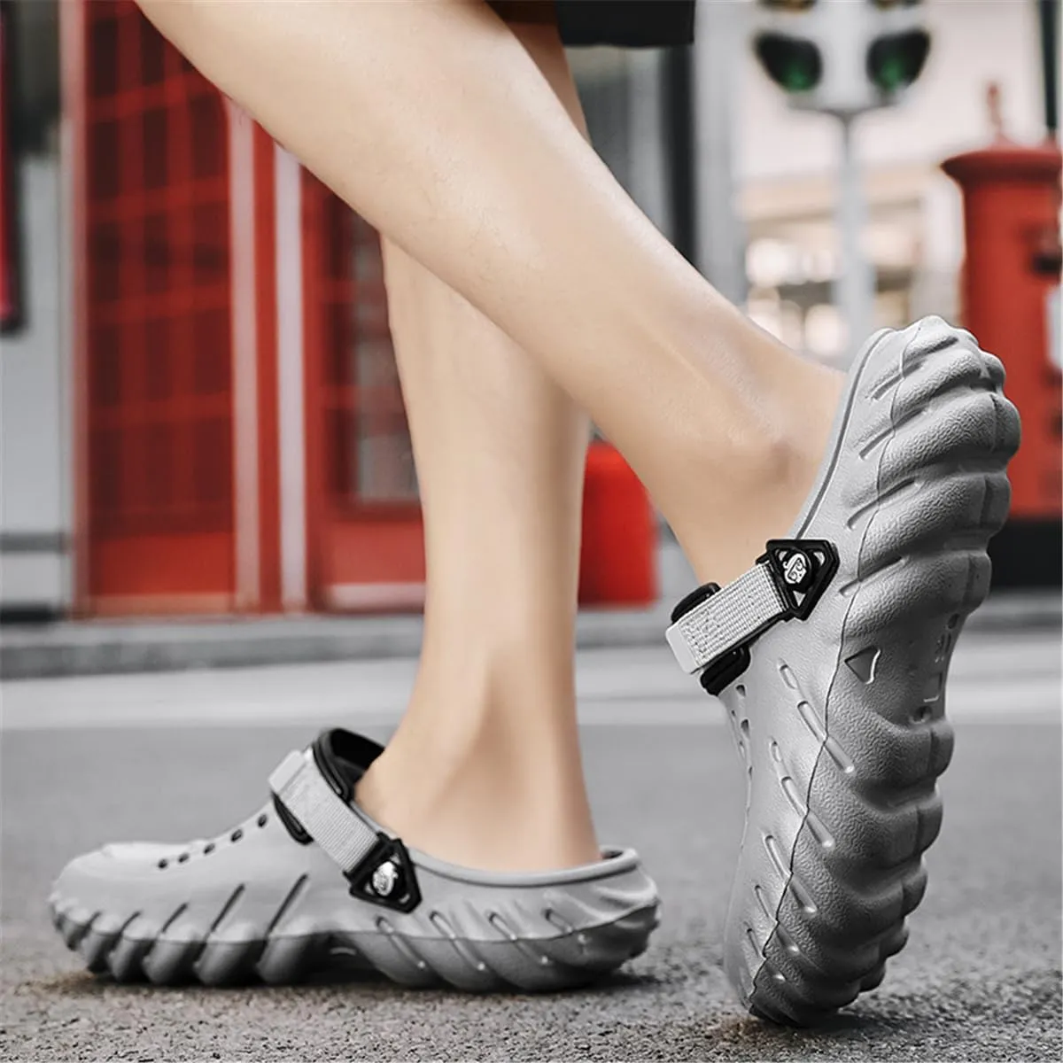 Fashion clogs for men non slip and comfortable foam runner cloud slides for indoor and outdoor pillows sandals for women trendy and classic summer beach shoes slippers