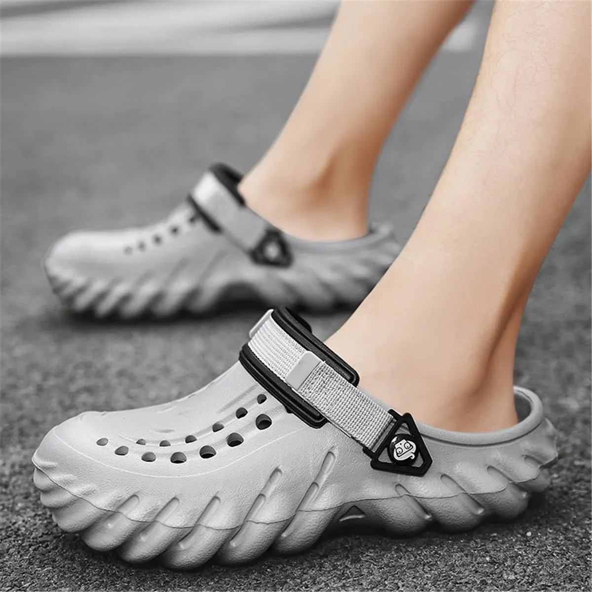Fashion clogs for men non slip and comfortable foam runner cloud slides for indoor and outdoor pillows sandals for women trendy and classic summer beach shoes slippers