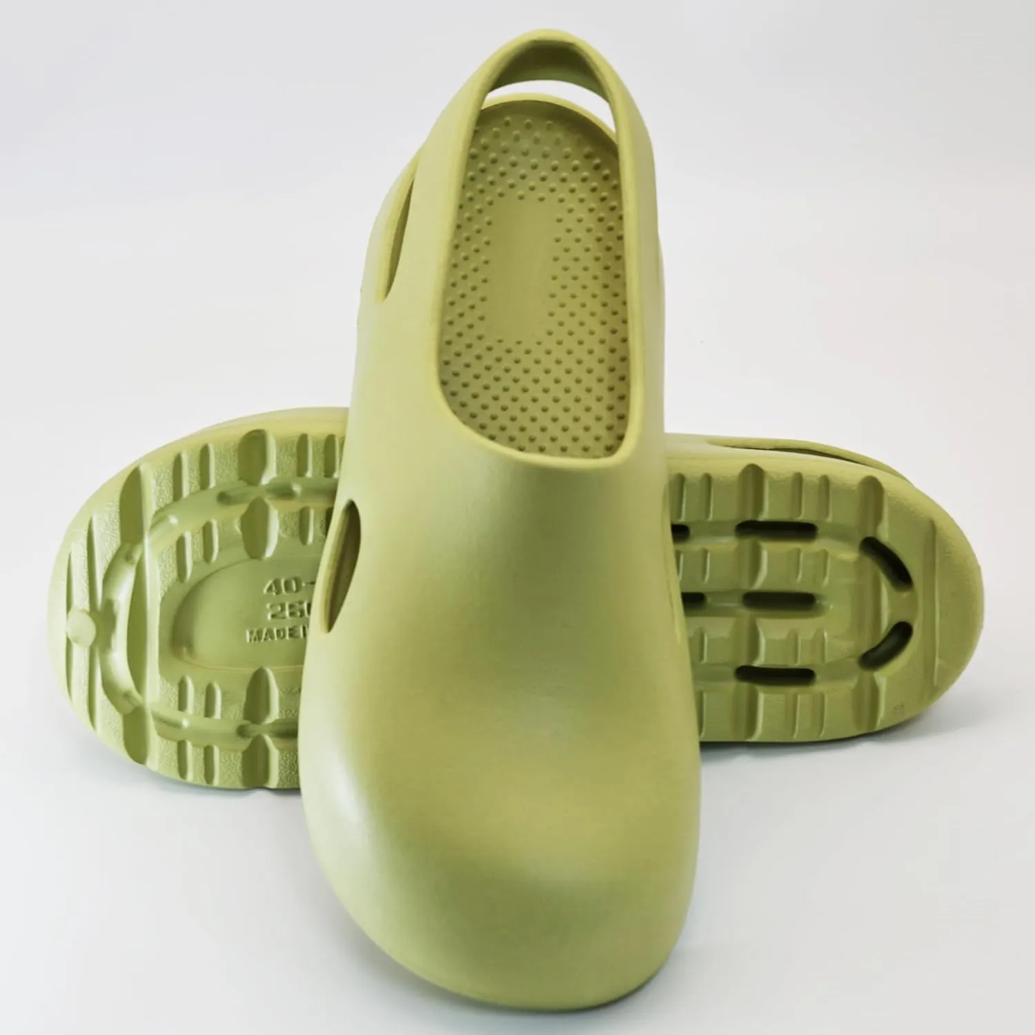 Garden Clogs for Women, Arch Support Work Shoes Comfort Non-slip Waterproof Mules Nurse Sandals, Fixed Heel Strap Outdoor Beach Slippers Girls Ladies Classic Closed Toe Slides