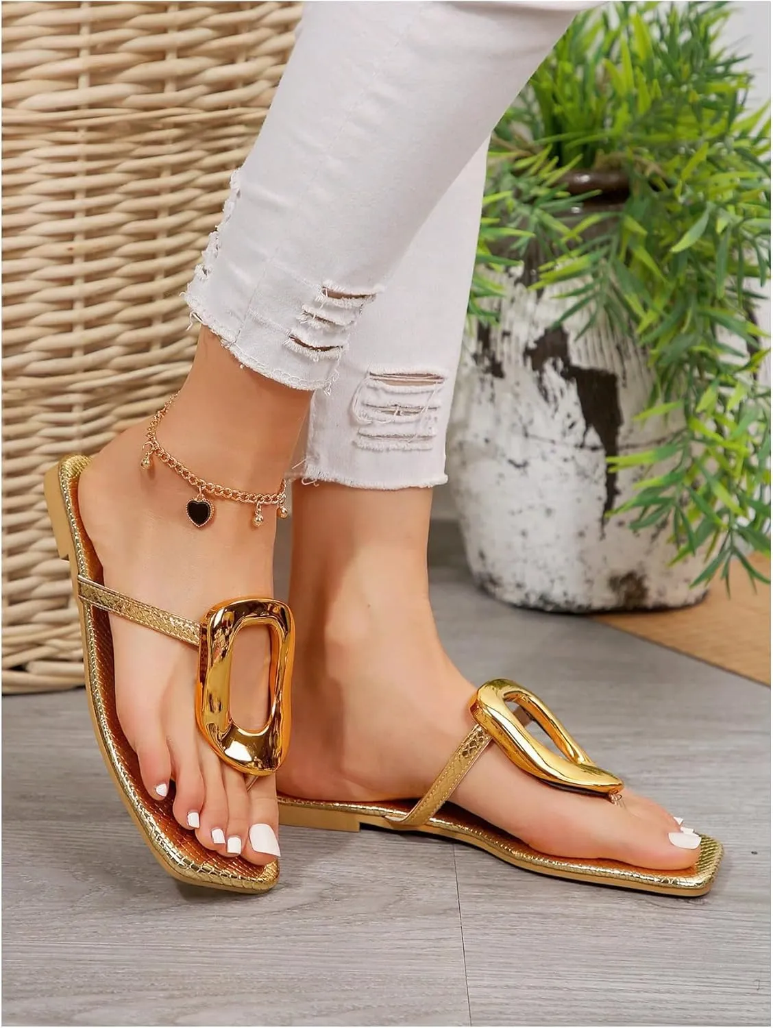 GORGLITTER Women's Gold Flip Flops Thong Flat Sandals 2025 Dressy Summer Vacation Open Toe Slides