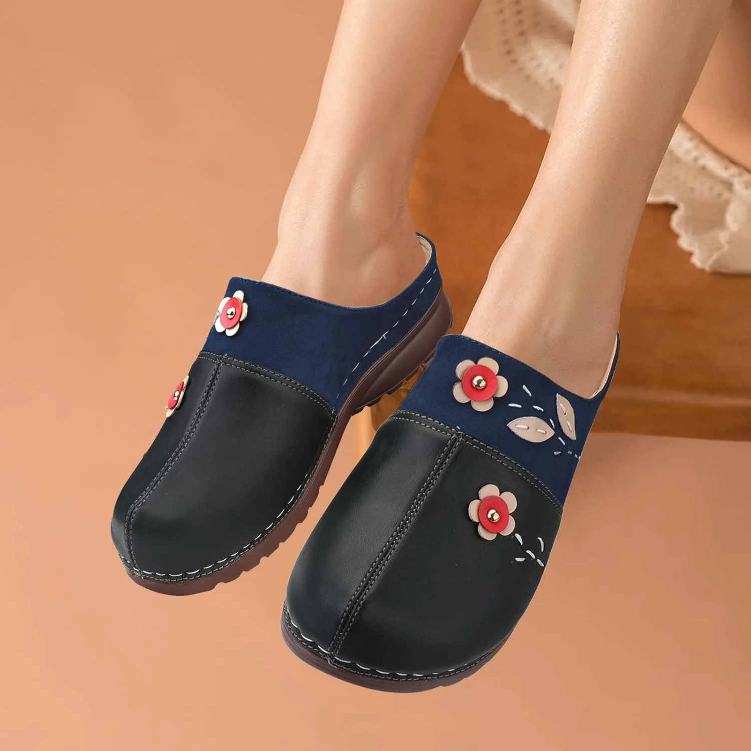 gracosy Clogs Shoes for Women, Summer Leather Slippers Comfort Work Clogs Slip on Loafers Wide Fit Mules Antil Slip Beach Shoes Flowers Wedge Sandals
