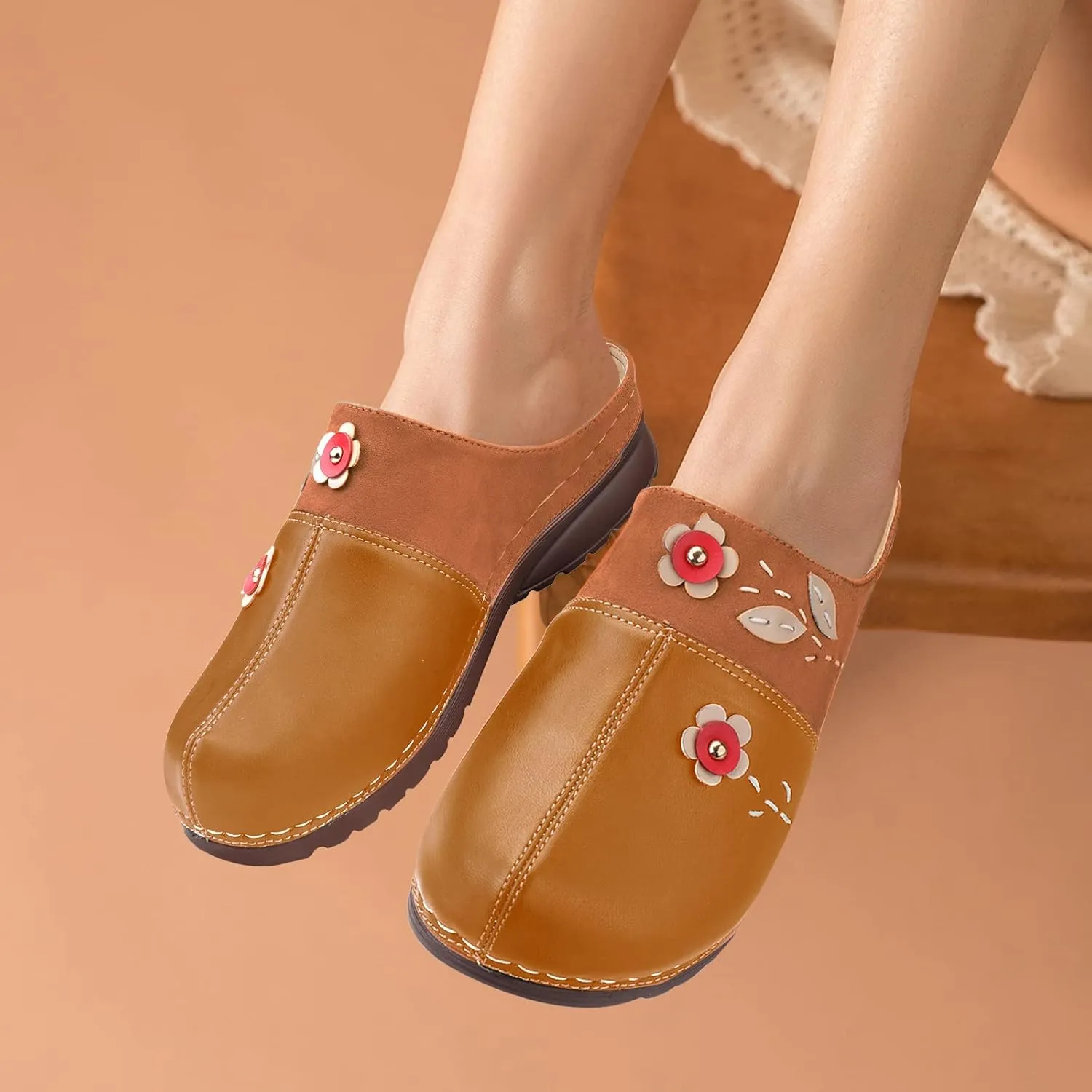 gracosy Clogs Shoes for Women, Summer Leather Slippers Comfort Work Clogs Slip on Loafers Wide Fit Mules Antil Slip Beach Shoes Flowers Wedge Sandals