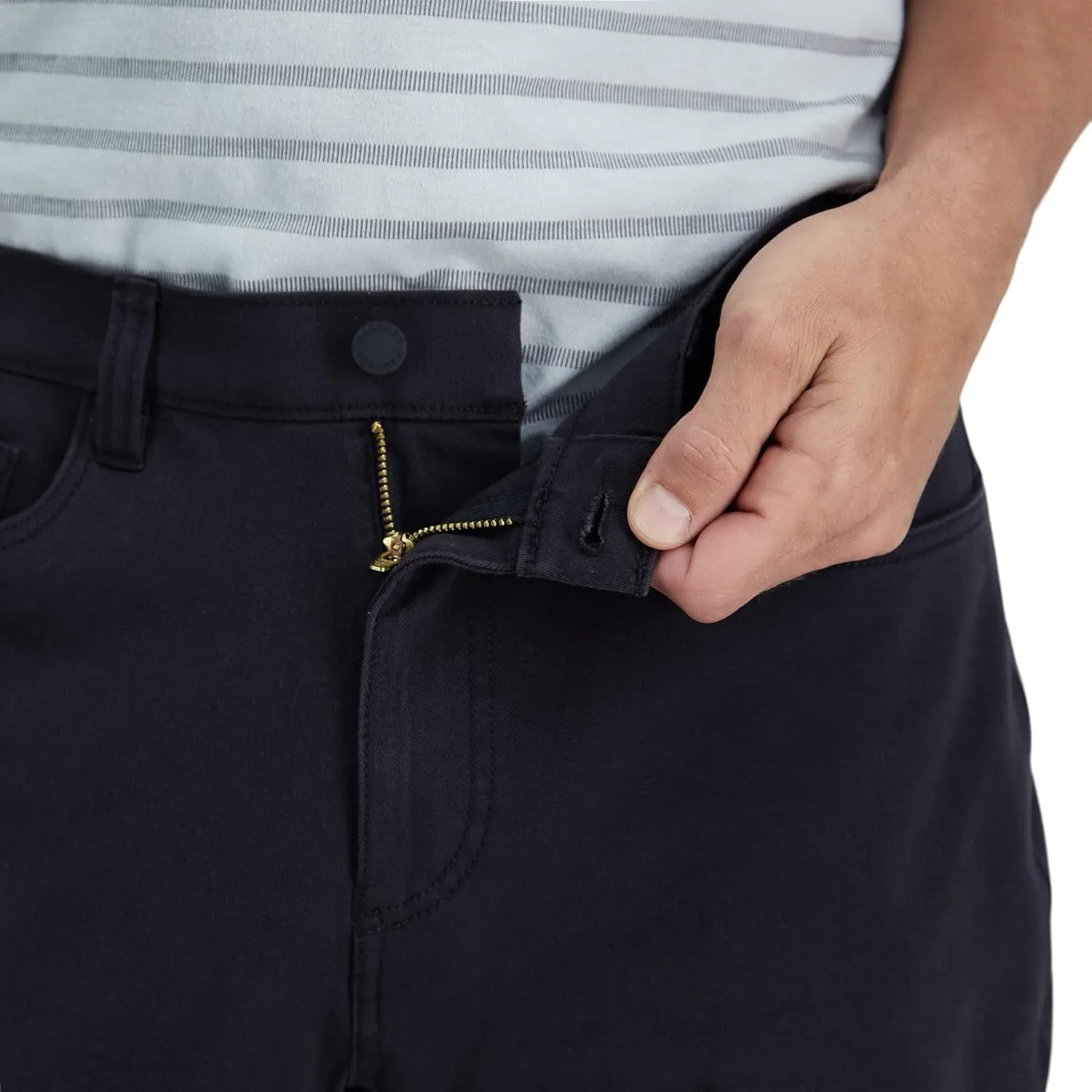 Haggar Men's The Active Series Slim/Straight Fit Flat Front Pant