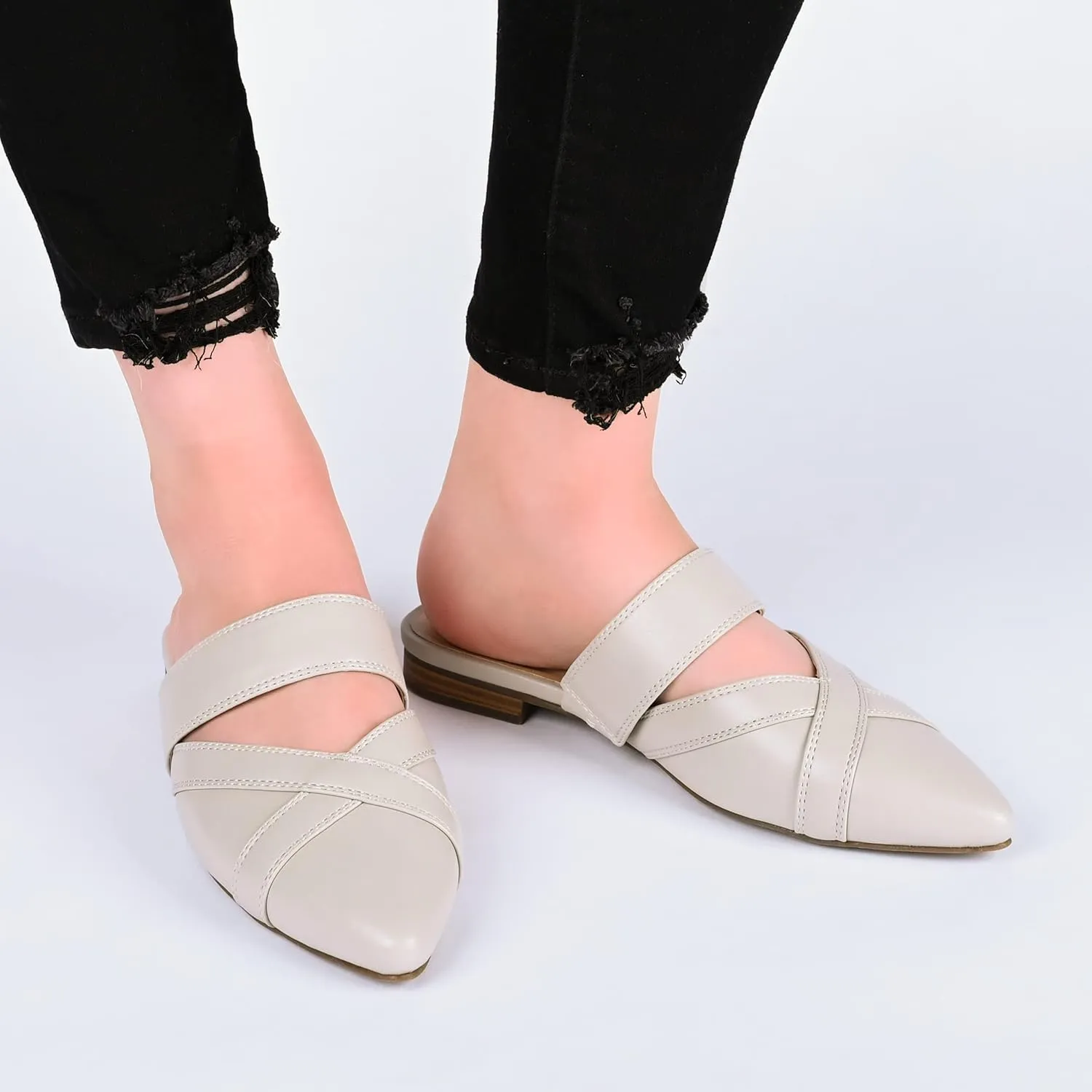 Journee Women's Comfort Foam Stasi Mule Flats