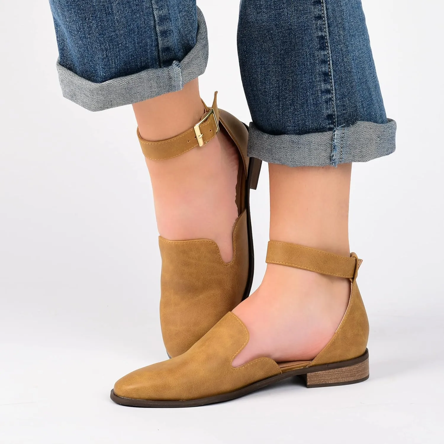 Journee Women's Loreta Flats