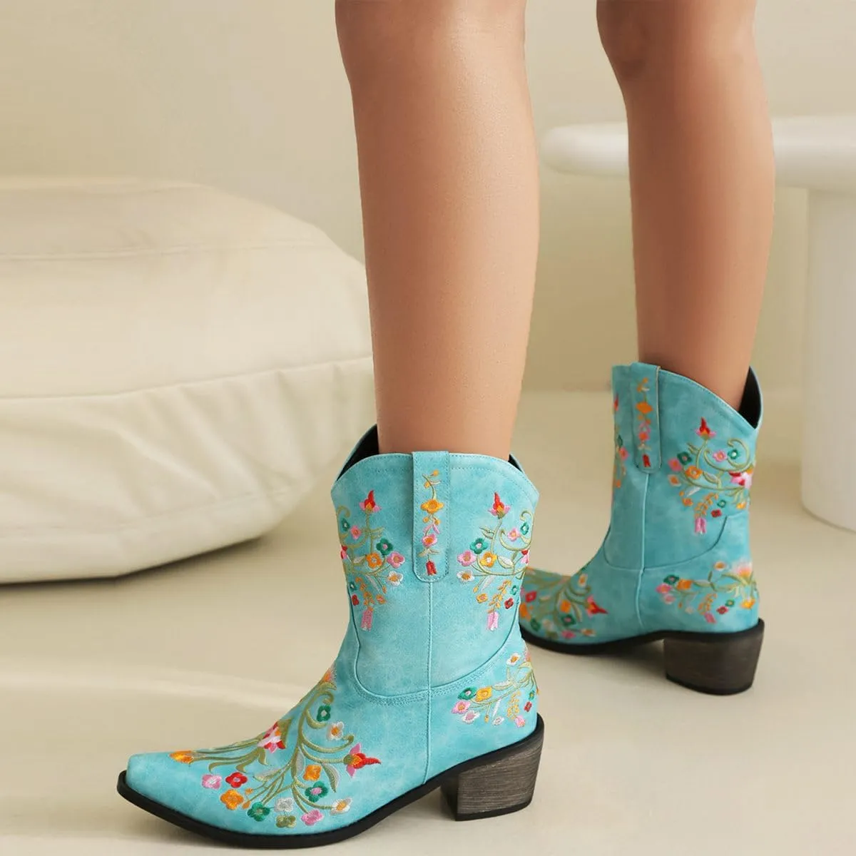 KISSASA Floral Ankle Cowboy Boots Embroidered Snip Toe Cowgirl Boots Stacked Heel Western Ankle Boots