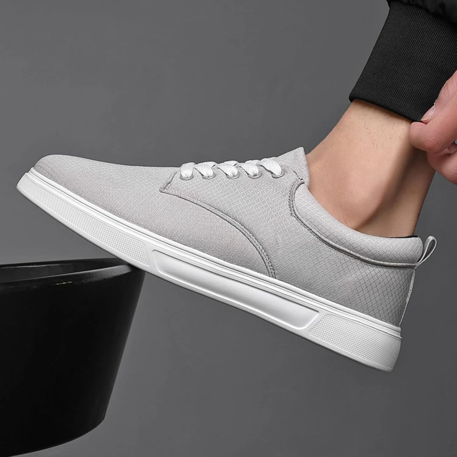 Men's Canvas Low Top Shoes Classic Men's Canvas Sneakers Comfortable Walking Casual Lace up Tennis Shoes