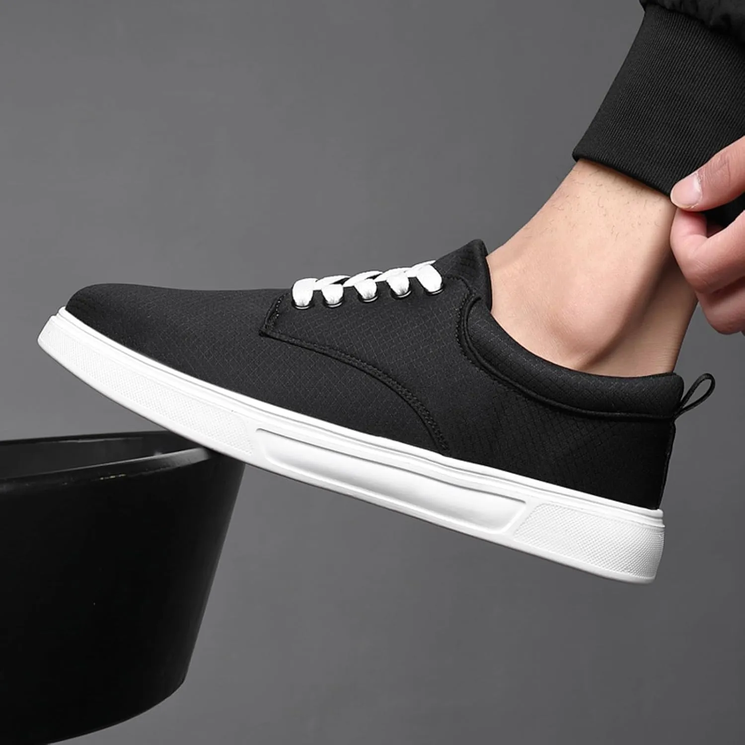 Men's Canvas Low Top Shoes Classic Men's Canvas Sneakers Comfortable Walking Casual Lace up Tennis Shoes