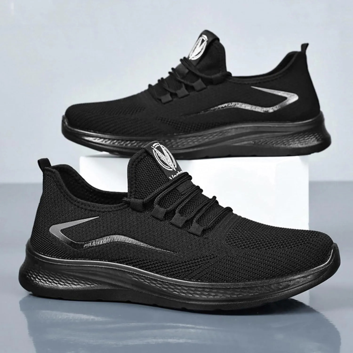 Men's Casual Dress Sneakers Men Sports Shoes Fashionable New Pattern Simple Mesh Breathable and Comfortable Flat Bottom