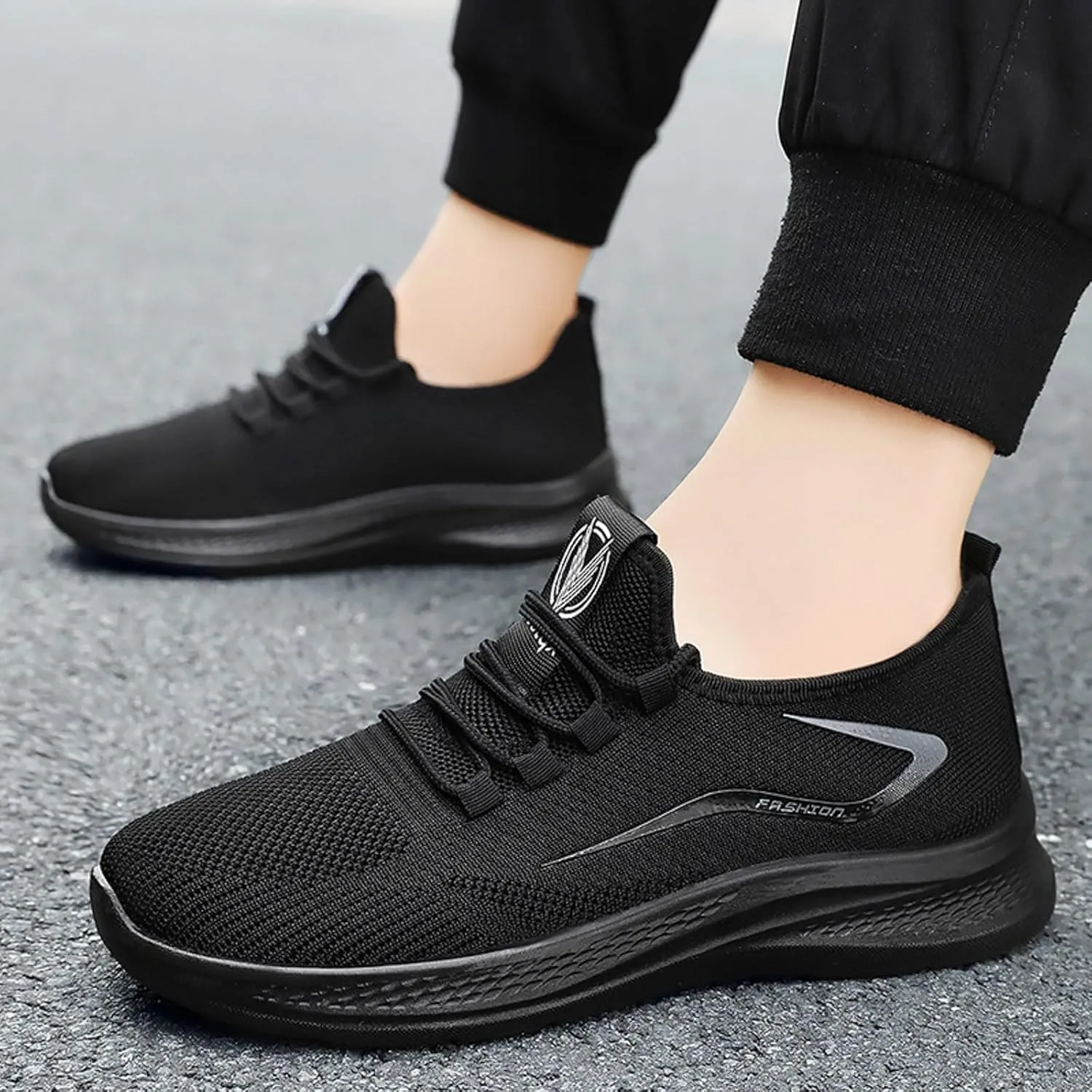 Men's Casual Dress Sneakers Men Sports Shoes Fashionable New Pattern Simple Mesh Breathable and Comfortable Flat Bottom