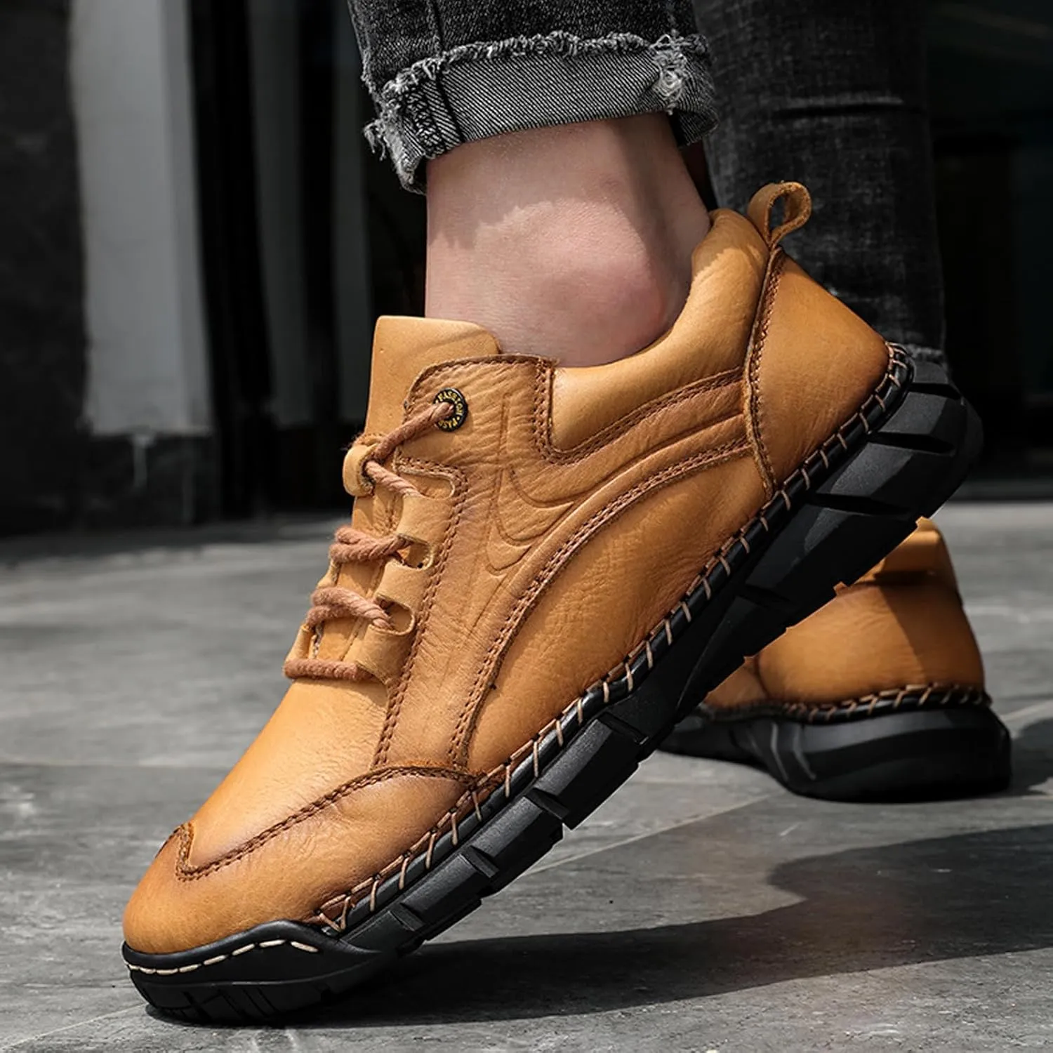 Men's Hand-Stitched Lace-up Leather Hiking Chukka Boot,Casual Outdoor Non-Slip Waterproof Sneakers Fashionable Walking Driving Shoes Comfortable for Work Office Dress Shoes