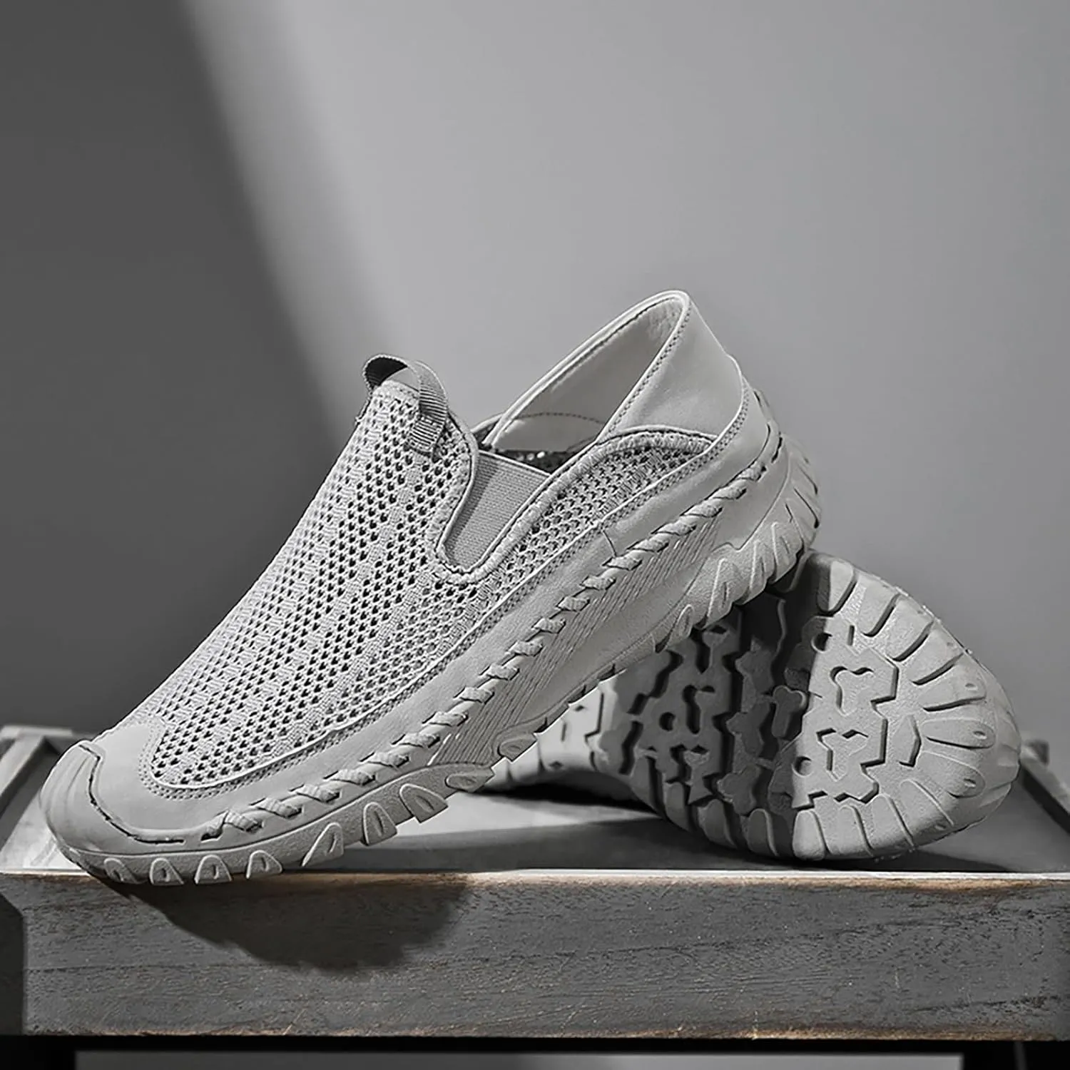 Men's Handmade Hollow Mesh Slip-On Loafers Comfortable Lightweight Breathable Closed Toe Walking Sandals Suitable for Outdoor Cross-Country Anti-Slip Hiking Sneakers