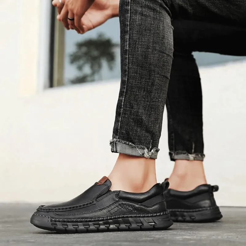 Men's Leather Loafers with Rugged Lug Sole Outdoor-Inspired Tread Pattern for City Exploration & Urban Photography Sessions