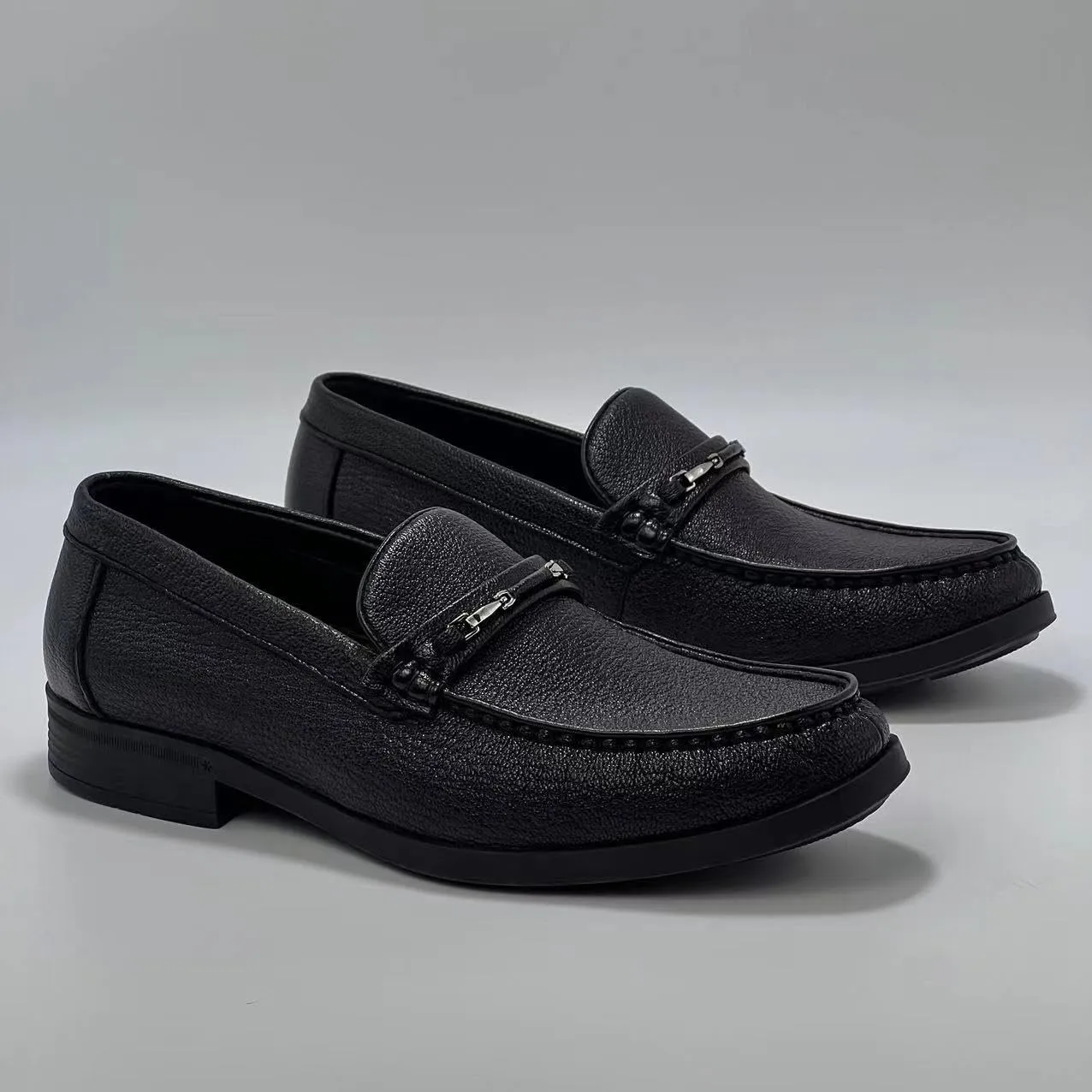 Men's Loafers Slip-On Shoes with Non-Slip Sole Slip-ins Working Dress Casual Outdoor Lightweight Cushioning