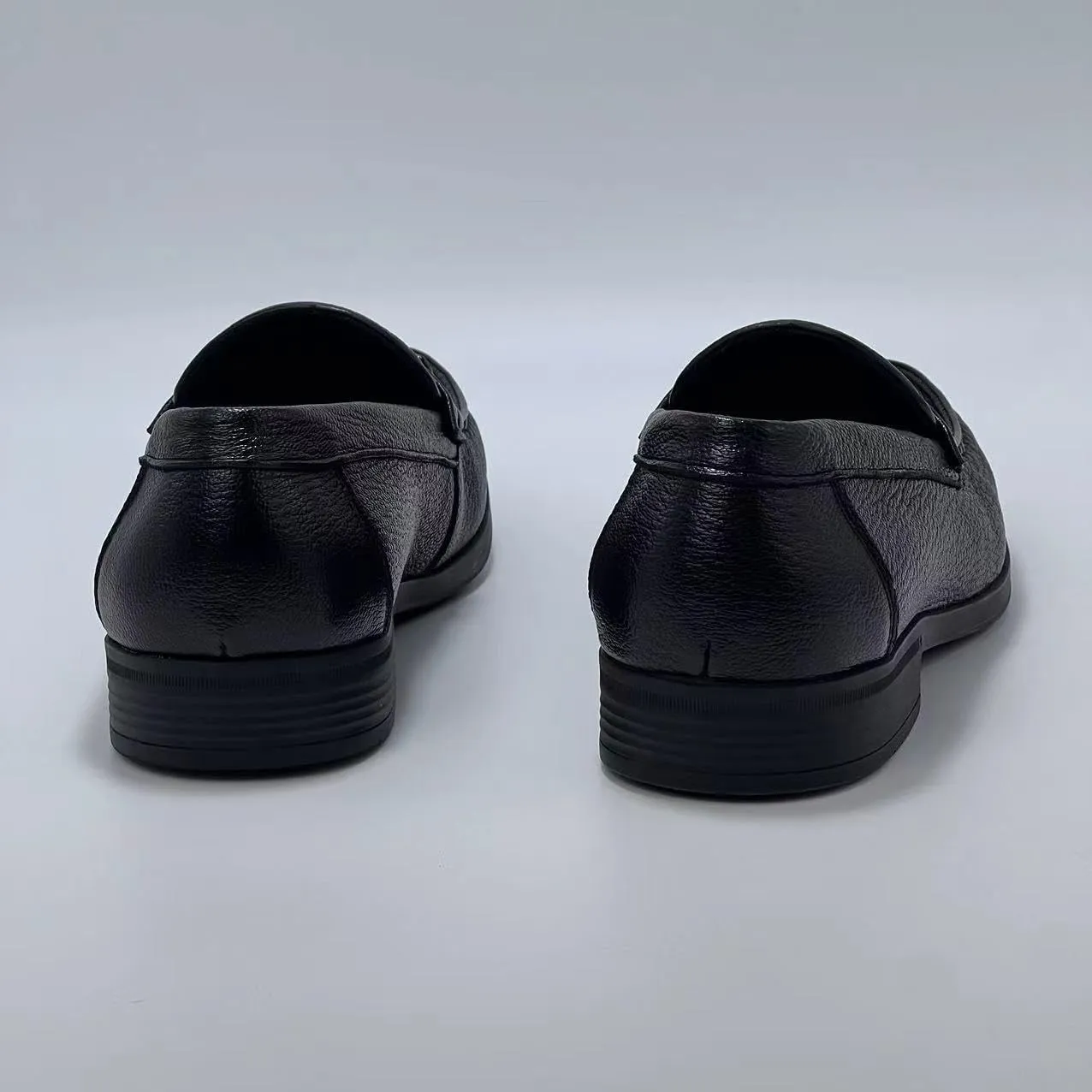 Men's Loafers Slip-On Shoes with Non-Slip Sole Slip-ins Working Dress Casual Outdoor Lightweight Cushioning