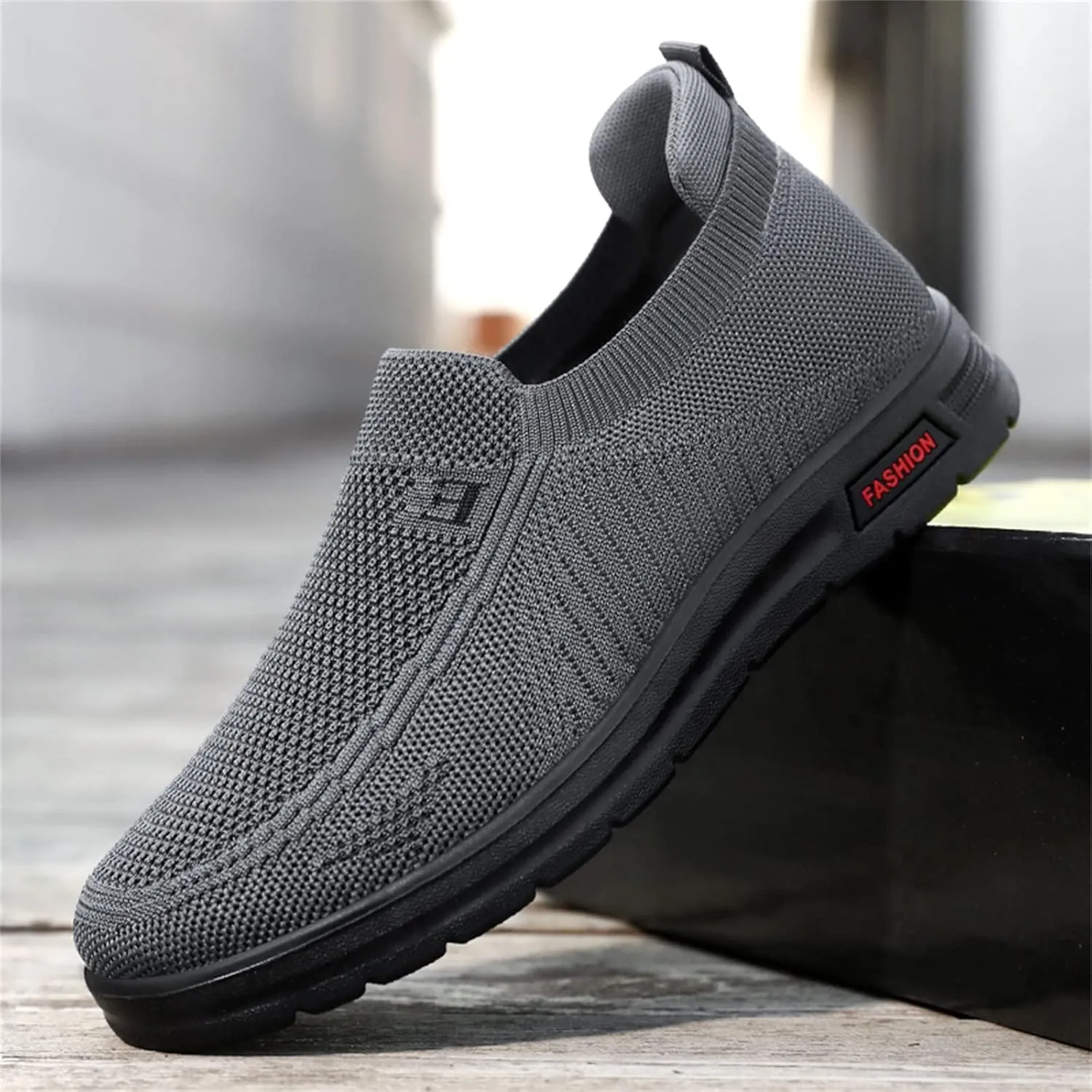 Mens Minimalist Shoes Breathable Fly Woven Mesh Shoes Soft Flat Bottom Sneakers Elderly Slip On Loafers