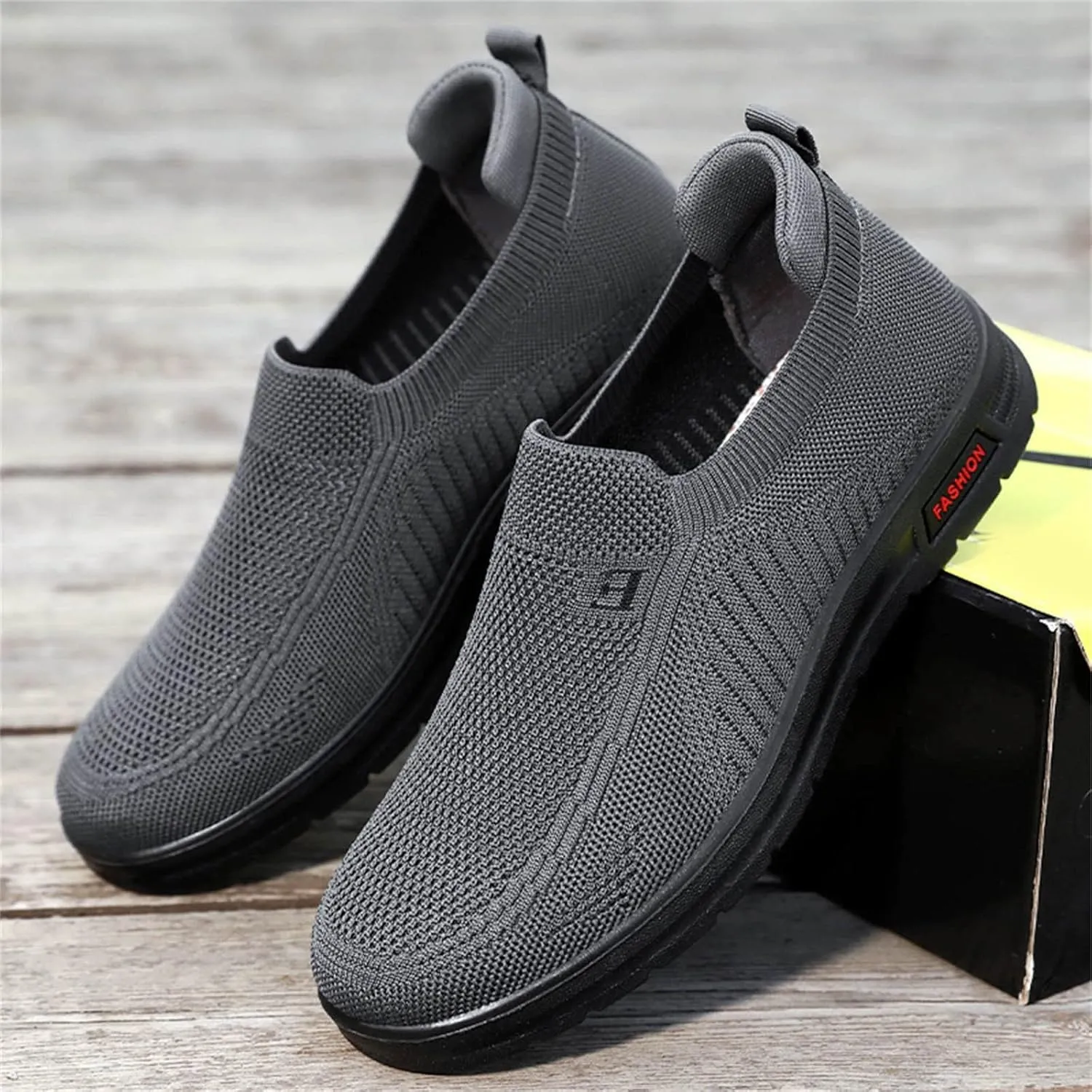 Mens Minimalist Shoes Breathable Fly Woven Mesh Shoes Soft Flat Bottom Sneakers Elderly Slip On Loafers