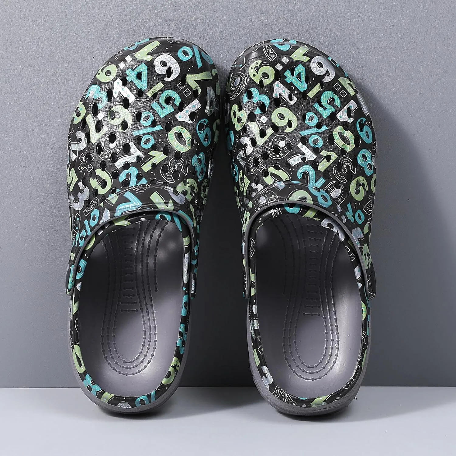 Men's Slip On Clogs Summer Non Slip Garden Shoes Lightweight Soft Clogs Mules Garden Kitchen Outdoor Beach Yard Pool Shower Classic Sandals Slippers