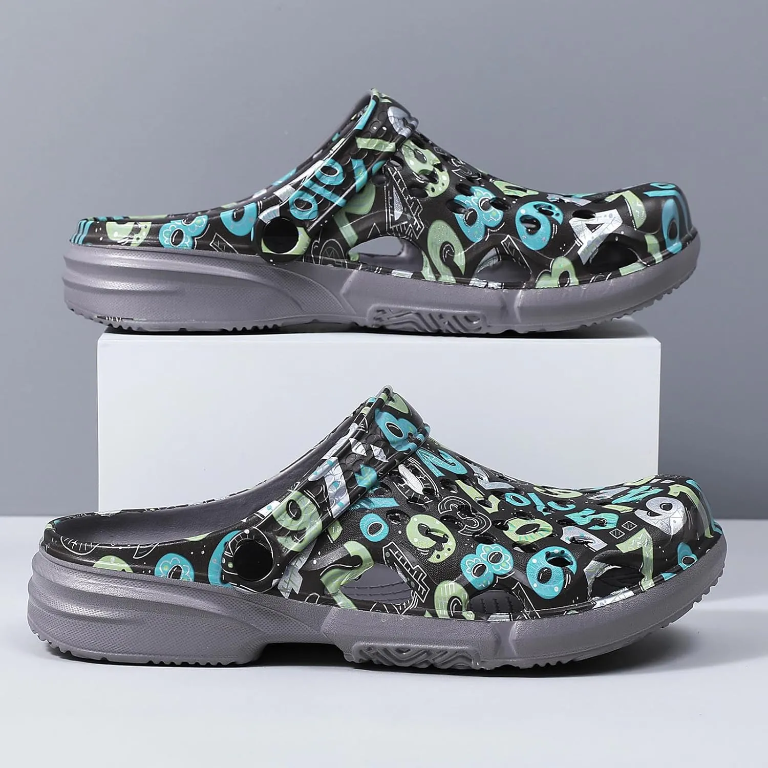 Men's Slip On Clogs Summer Non Slip Garden Shoes Lightweight Soft Clogs Mules Garden Kitchen Outdoor Beach Yard Pool Shower Classic Sandals Slippers