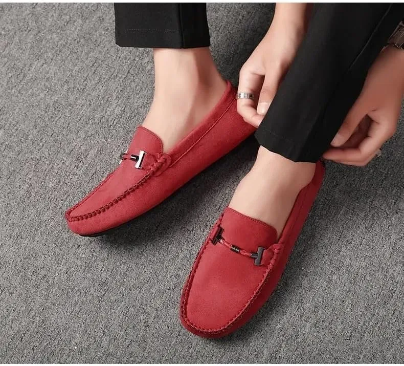 Men's Suede Loafers - Classic Round Toe Moccasins with Stitching Details, Anti-Slip Rubber Sole Flat Heel Easy Slip-On Design for Driving Casual Wear