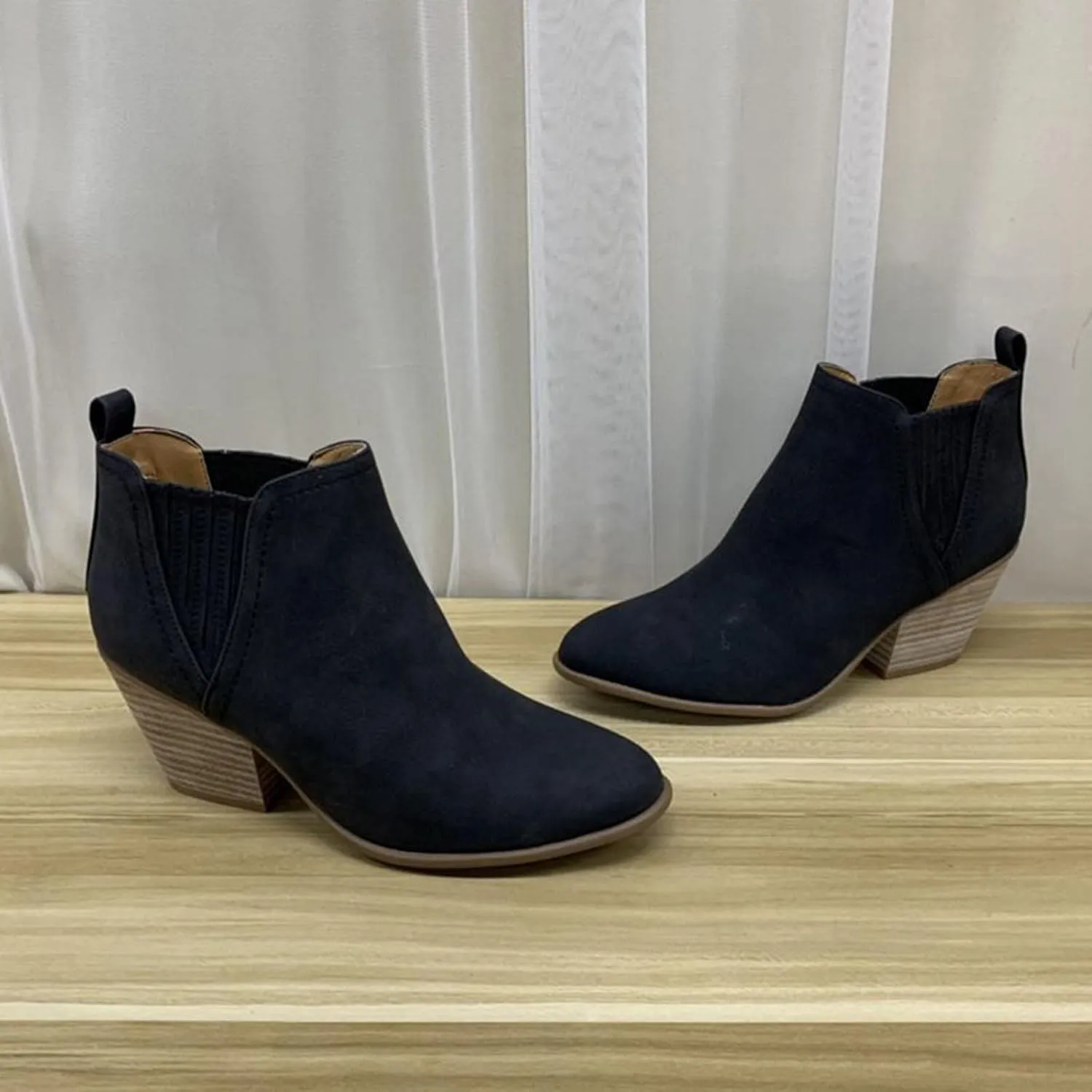 oiangi Fall Boots for Women 2022 Trendy Suede Slip on V Cutout Round Toe Zipper Chunky Stacked Mid Heel Ankle Booties Solid Cute Comfy Ladies Casual Shoes