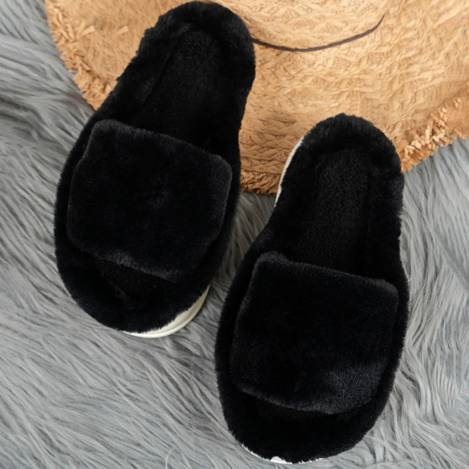 SBGMoSJ Winter House Slippers for Women Indoor Winter Slippers Womens Slippers Size 7 Memory Foam Fuzzy Slippers Women Outdoor Christmas Lights Gifts for Men 2023