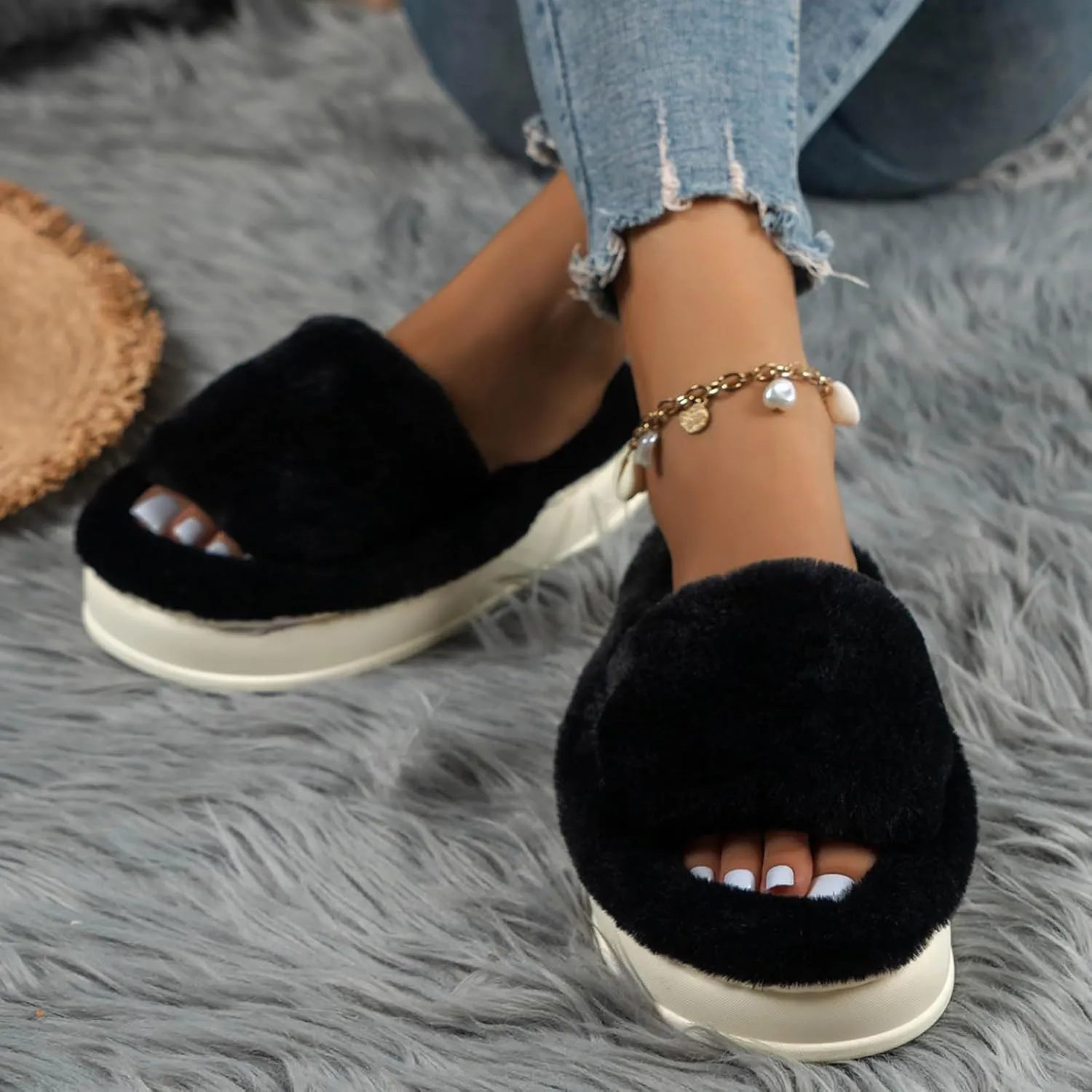 SBGMoSJ Winter House Slippers for Women Indoor Winter Slippers Womens Slippers Size 7 Memory Foam Fuzzy Slippers Women Outdoor Christmas Lights Gifts for Men 2023