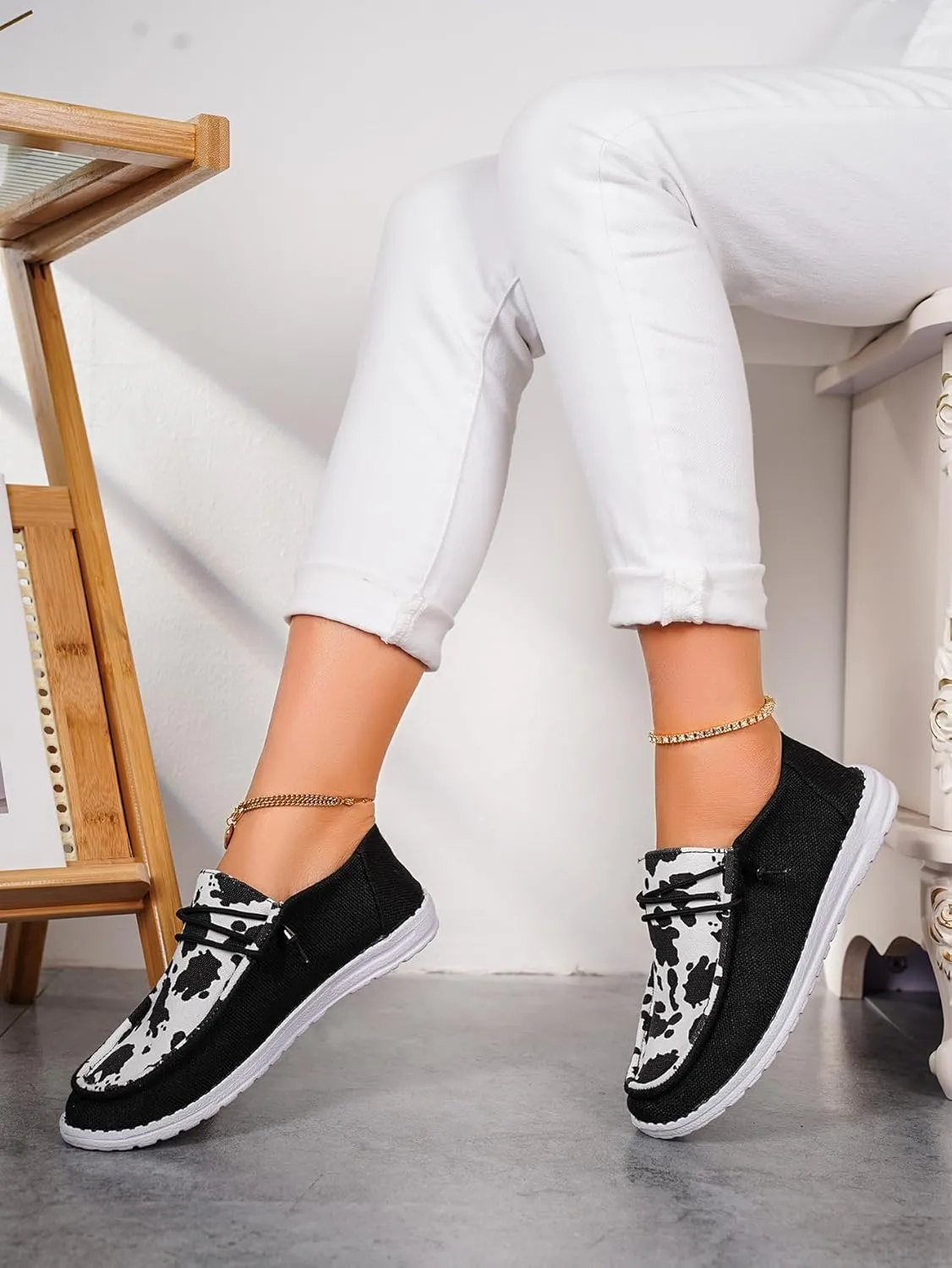 Unisex Cow Pattern Canvas Loafers Elastic Strips Closure Slip-on Sneakers Comfort Easy-Walk Boat Shoes Lightweight Breathable Casual Sports Shoes for Women/Men Adults/Teenagers, Couple Shoes, Black