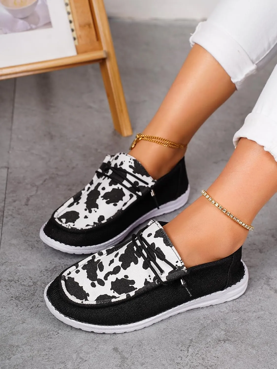 Unisex Cow Pattern Canvas Loafers Elastic Strips Closure Slip-on Sneakers Comfort Easy-Walk Boat Shoes Lightweight Breathable Casual Sports Shoes for Women/Men Adults/Teenagers, Couple Shoes, Black