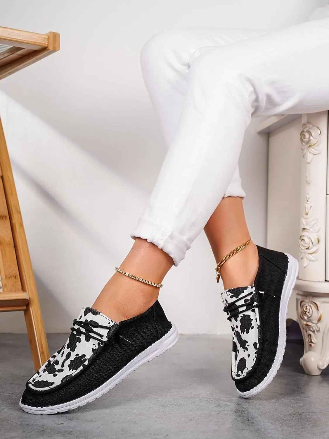 Unisex Cow Pattern Canvas Loafers Elastic Strips Closure Slip-on Sneakers Comfort Easy-Walk Boat Shoes Lightweight Breathable Casual Sports Shoes for Women/Men Adults/Teenagers, Couple Shoes, Black