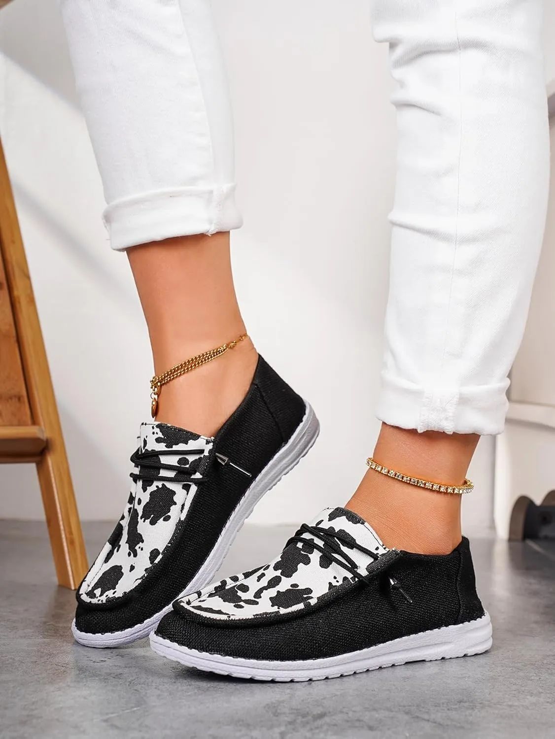 Unisex Cow Pattern Canvas Loafers Elastic Strips Closure Slip-on Sneakers Comfort Easy-Walk Boat Shoes Lightweight Breathable Casual Sports Shoes for Women/Men Adults/Teenagers, Couple Shoes, Black