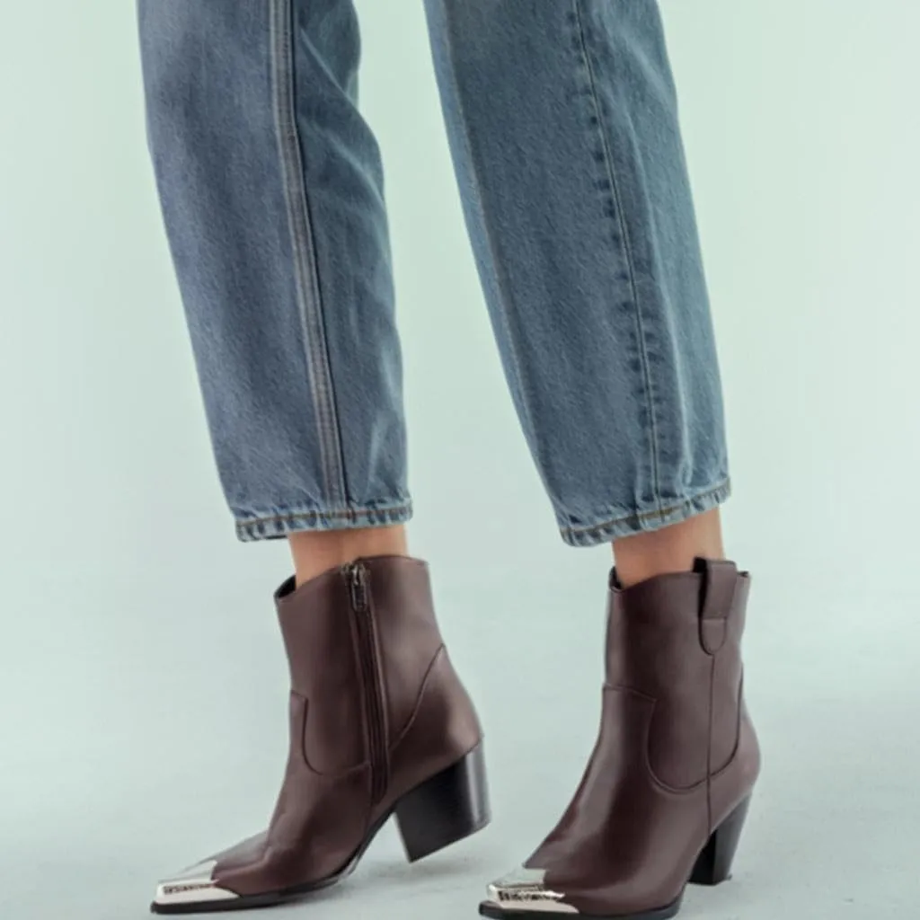 WIRALOMI Women's Western Boots, Ankle Boots with Comfortable Chunky Heel, Cowgirl Boots with Engraved Metal Square Toe, Cowgirl Boots for Women