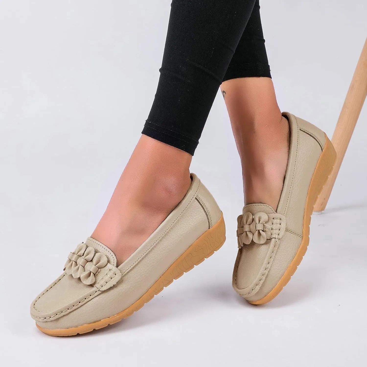 Women's Breathable Slip On Casual Shoes Lightweight Soft Sole Comfortable Walking Sneakers for Everyday Wear