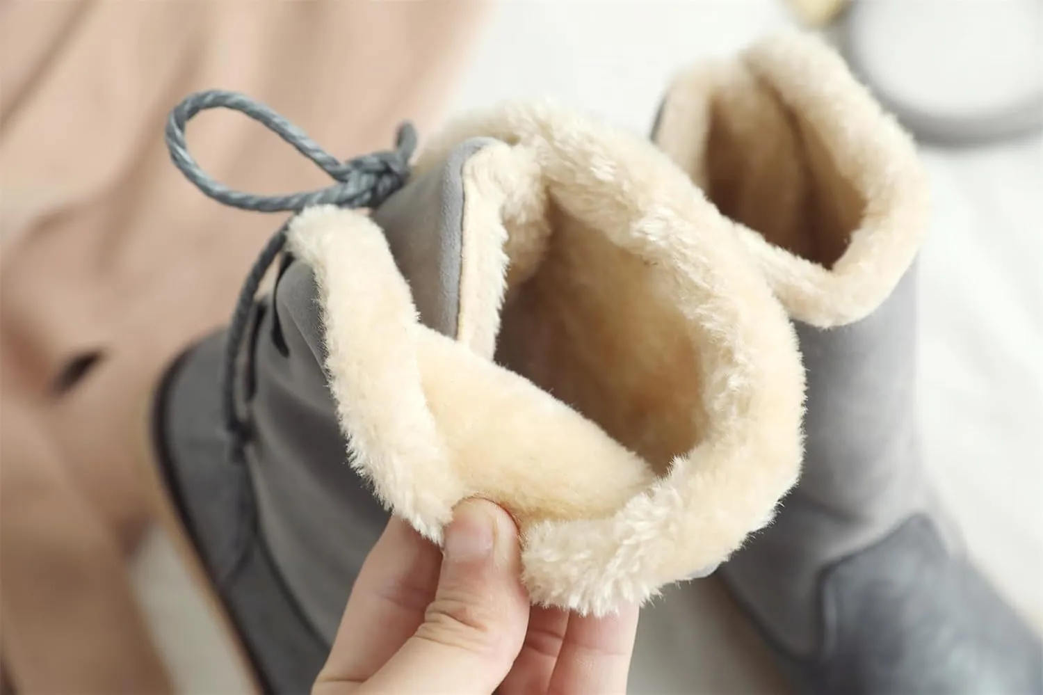 Women's Classic Closed Round Toed Platform Ankle Boots Round Toe Chunky Party Club Flats Warm Shoes Winter Lace Up Cosplay Thin Fur Lined Block Bow Winter Fall Booties