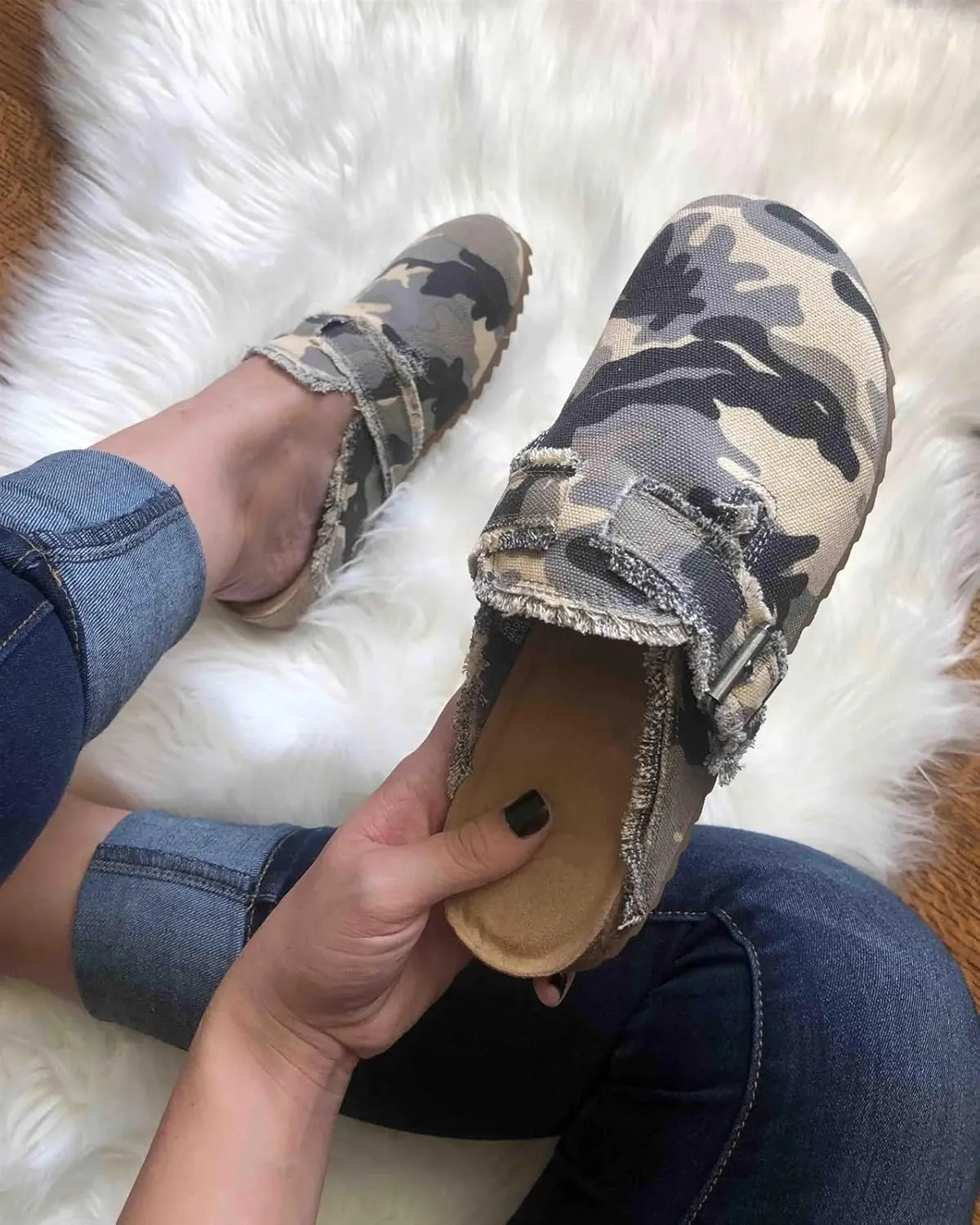 Women’s Flat Mule Shoes Comfy Clogs Suede Slip on Backless Slipper Summer Classic Round Toe Adjustable Buckle with Arch Support Anti Slip Sandals Unisex for Home Office