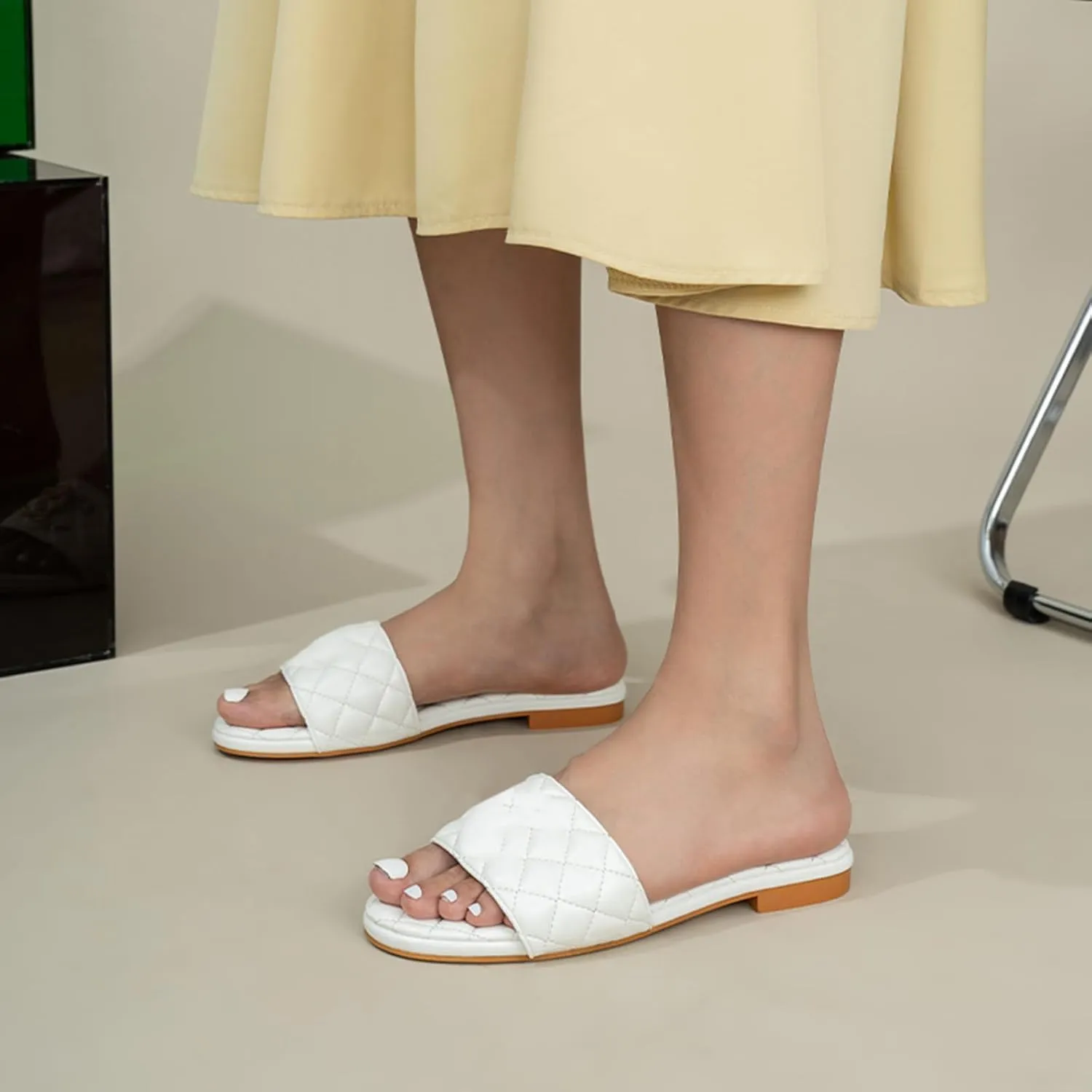 Womens Flat Sandals Summer Slip-On Leather Slide Sandals Raffia Women Slides Open Toe Beach Shoes