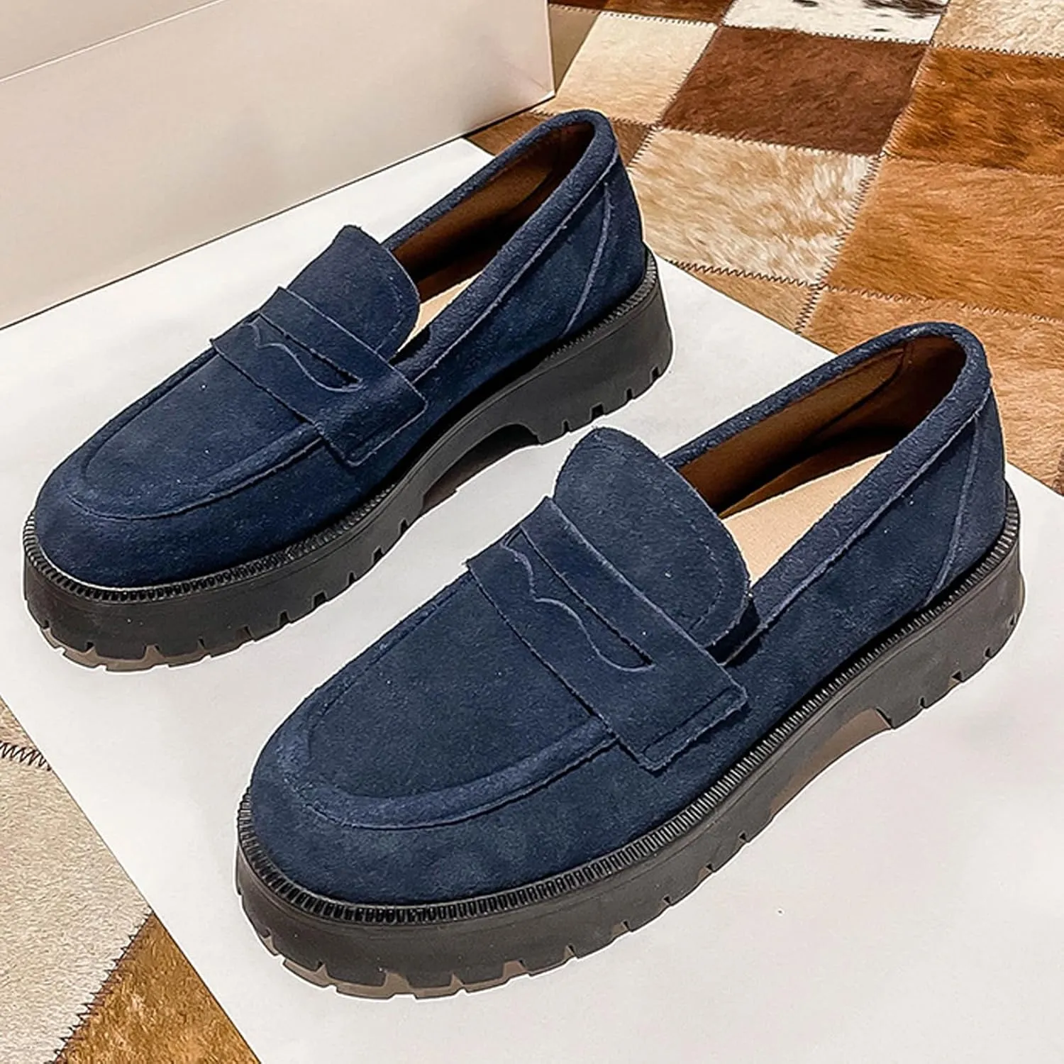 Women's Leather Lug Sole Penny Loafers Classic Round Toe Comfort Slip On Uniform Dress Shoes Casual Fashion Chunky Heel Work Shoes