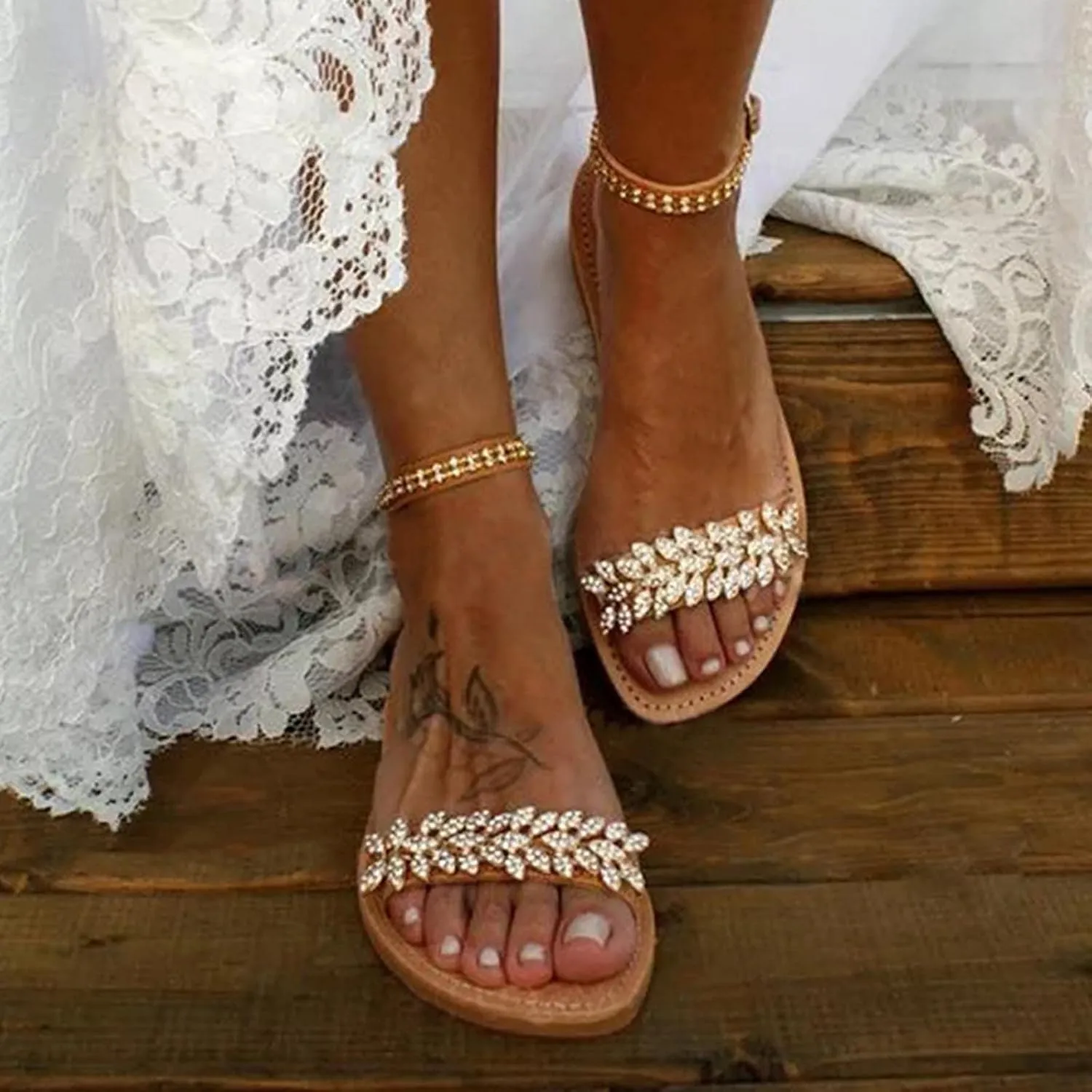 Women's Stylish Rhinestone Flat Sandals Summer Beach Crystal Flats Shoes Open Toes Sandal with Adjustable Strap