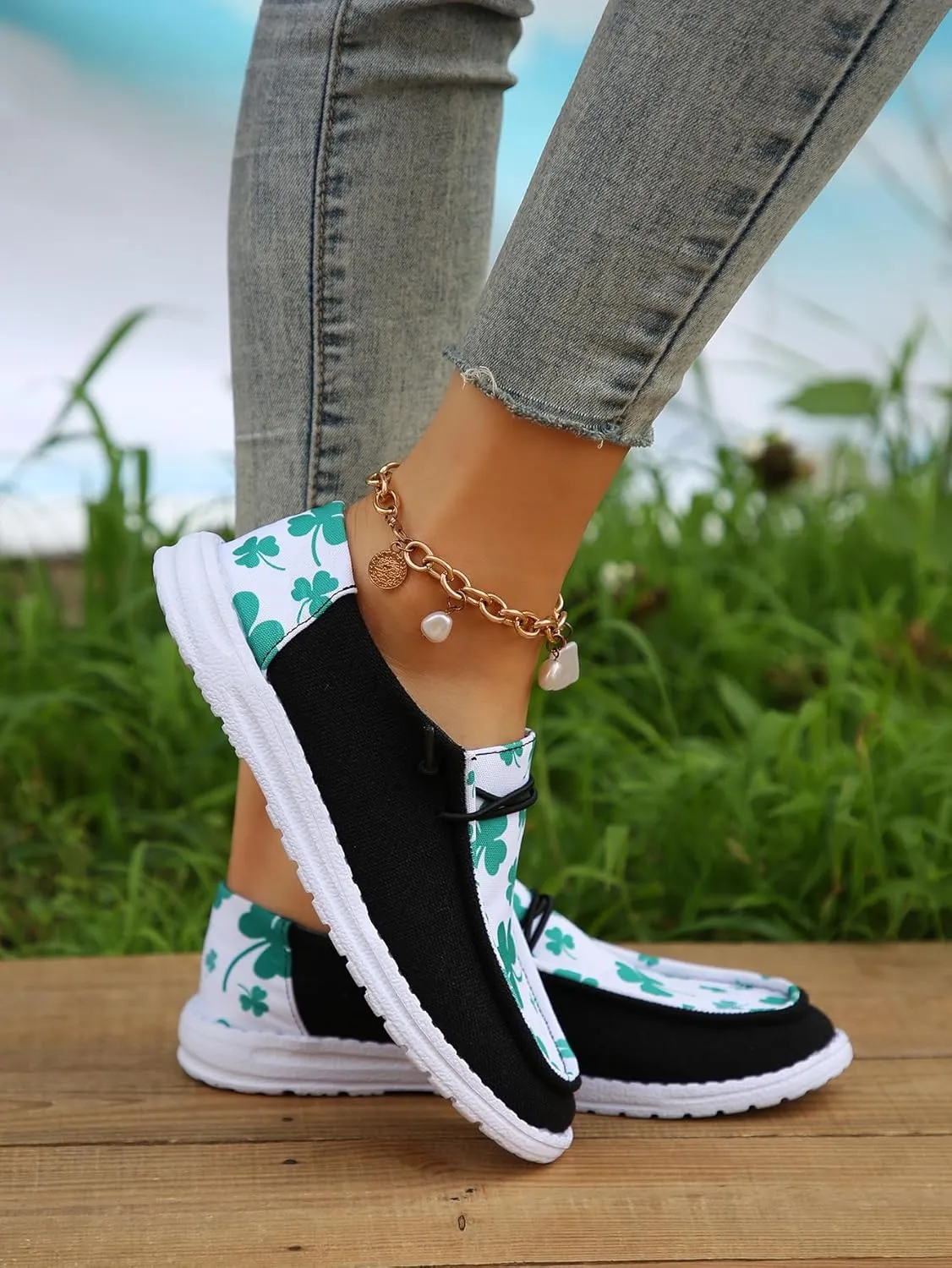 Women's Sunflower Print Canvas Casual Loafers Comfortable Light Weight Slip On Ultralight Sole Wide Boat Shoes Casual Lightweight Black Lace-Up Walking Flat Deck Shoes for Work and Traveling